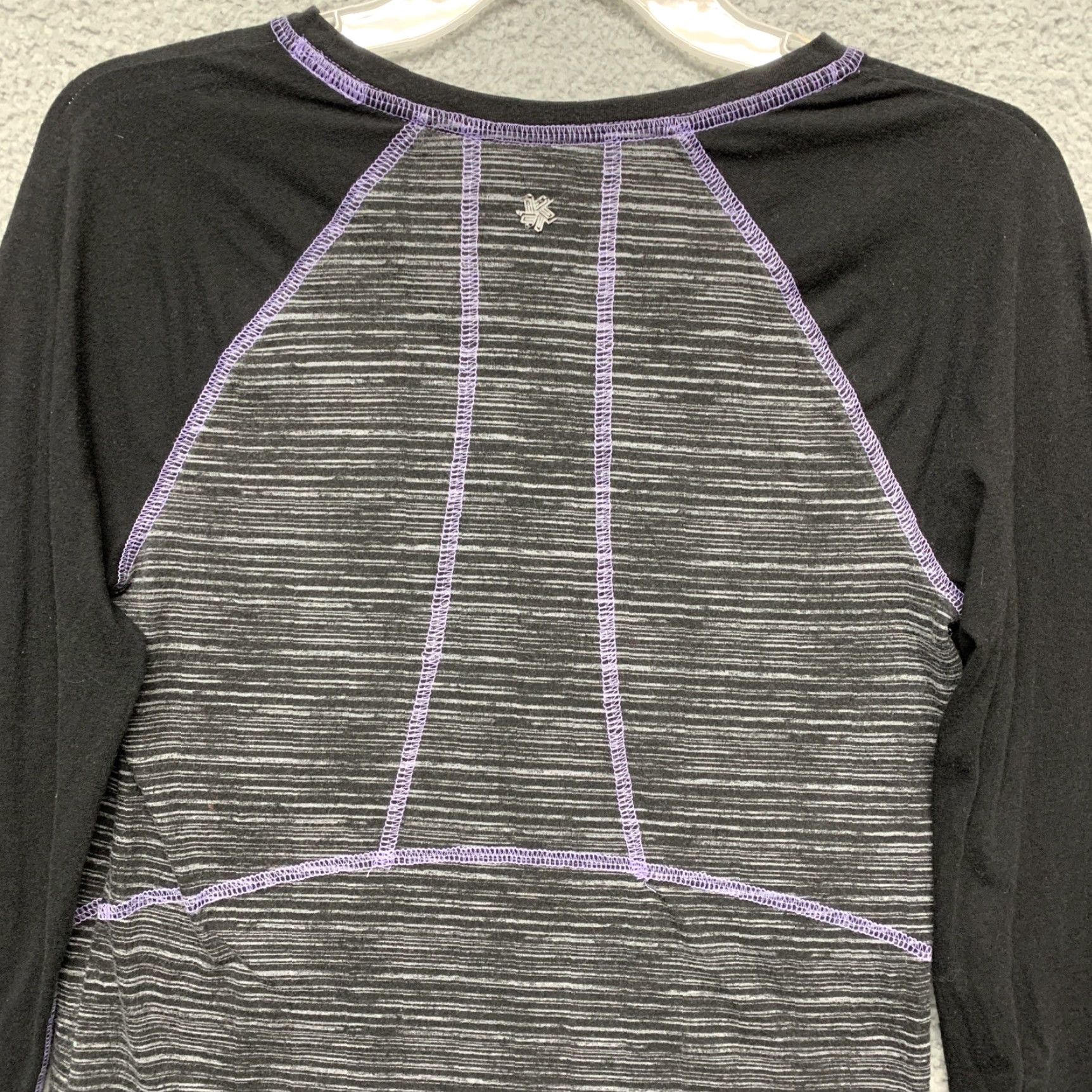 Tek Gear Tek Gear Dry Tek Athletic Top Womens XS Gray Long Sleeve Pullover T-Shirt 40 Tee Style Purple Heather Black Size XS / US 0-2 / IT 36-38 - 5 Thumbnail