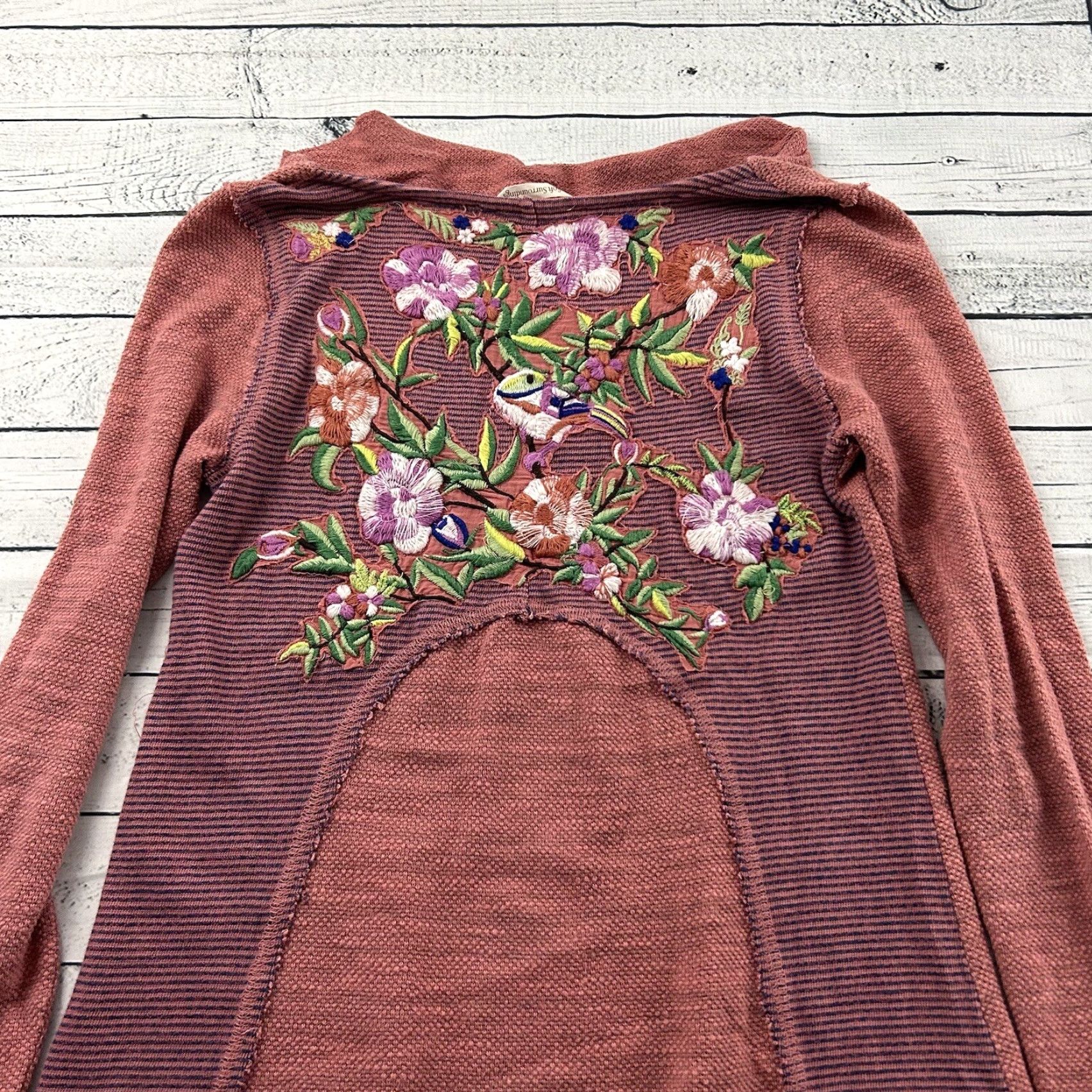 Soft Surroundings Soft Surroundings Embroidered Flowers Long Sleeve Tunic Sweater Women's Pink S Shirt Size S / US 4 / IT 40 - 5 Thumbnail