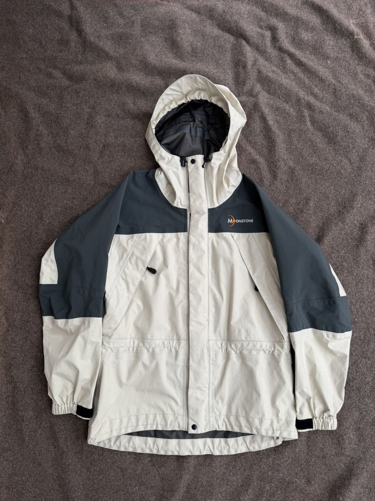 Other Moonstone Gore-Tex Jacket Size M / US 6-8 / IT 42-44 - 1 Thumbnail