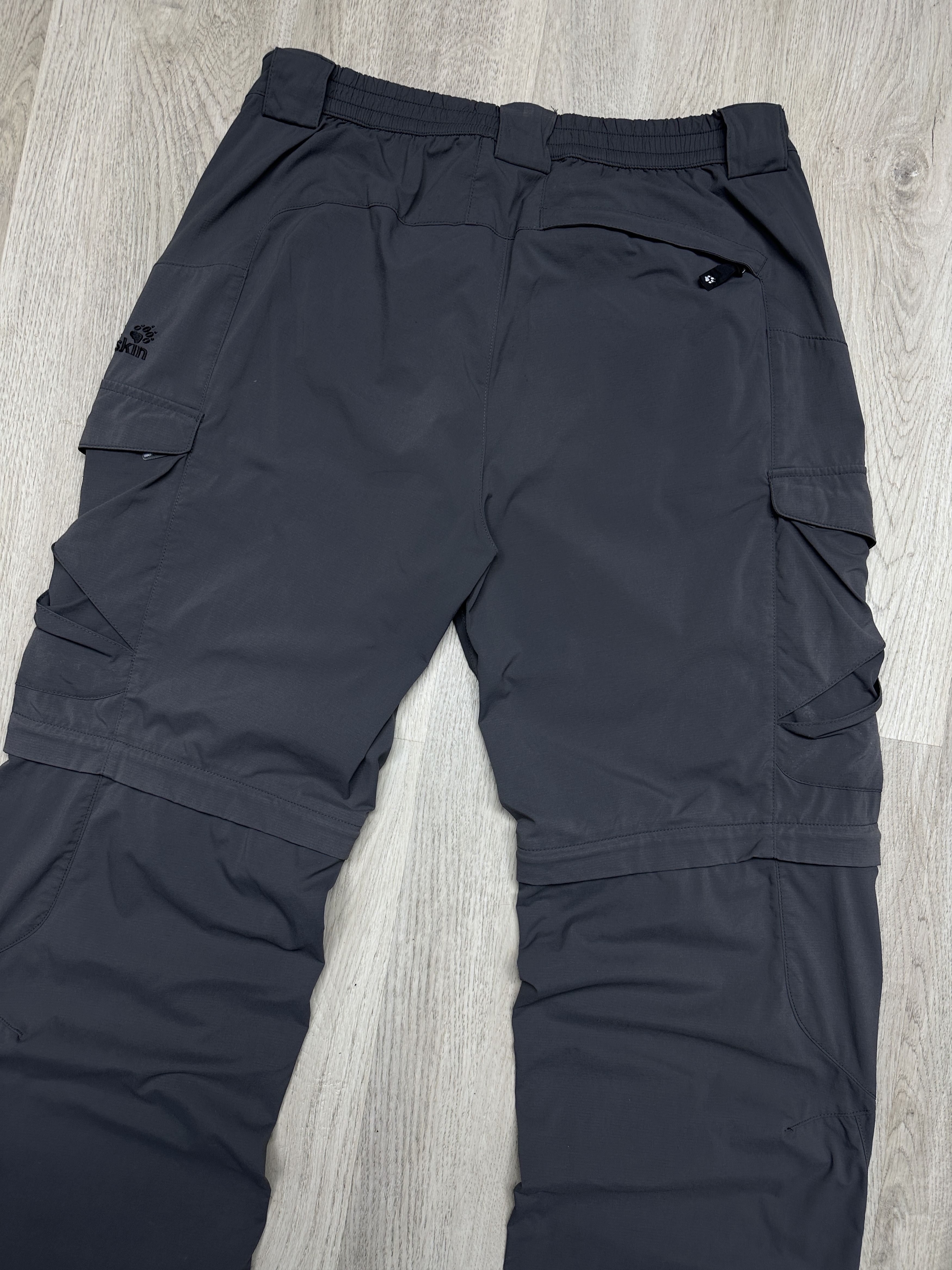 Jack Wolfskin Jack Wolfskins Mens Outdoor Cargo Pants Shorts Size US 32 / EU 48 - 11 Thumbnail