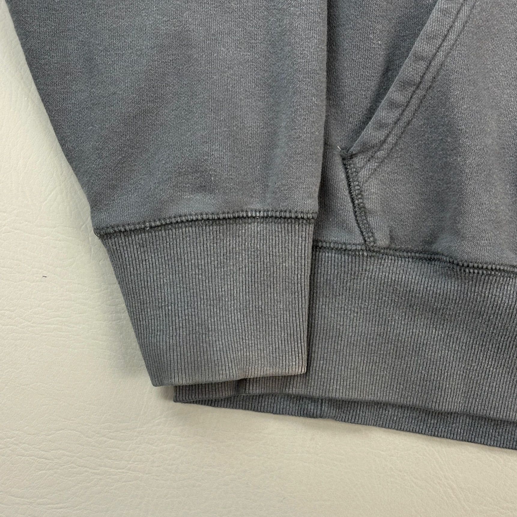 Nike VINTAGE Nike Hoodie Mens XL Gray Center Swoosh Logo Pullover Y2K Size US XL / EU 56 / 4 - 2 Thumbnail