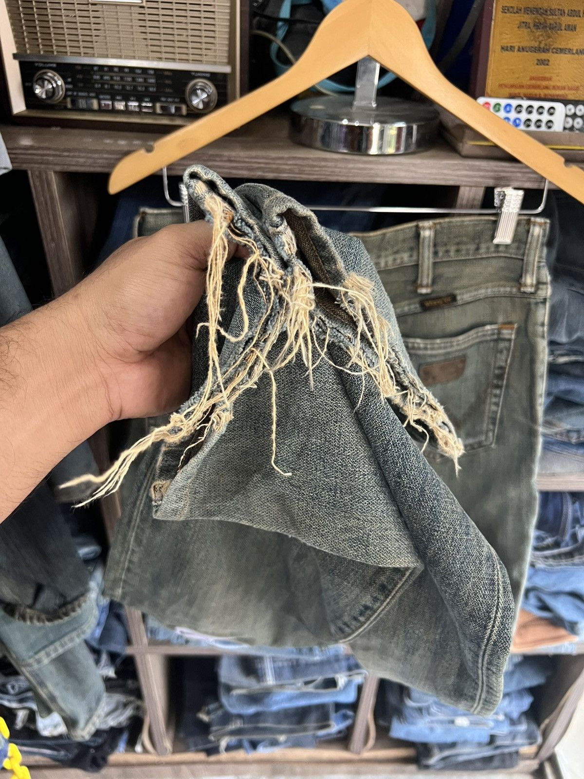 Wrangler 🔥Vintage Wrangler Skulls Patches Distressed Denim Size US 30 / EU 46 - 16 Thumbnail