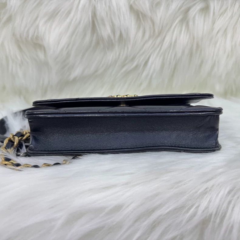 Chanel Chanel Classic Logo Leather Shoulder Bag -2505 Size ONE SIZE - 3 Thumbnail