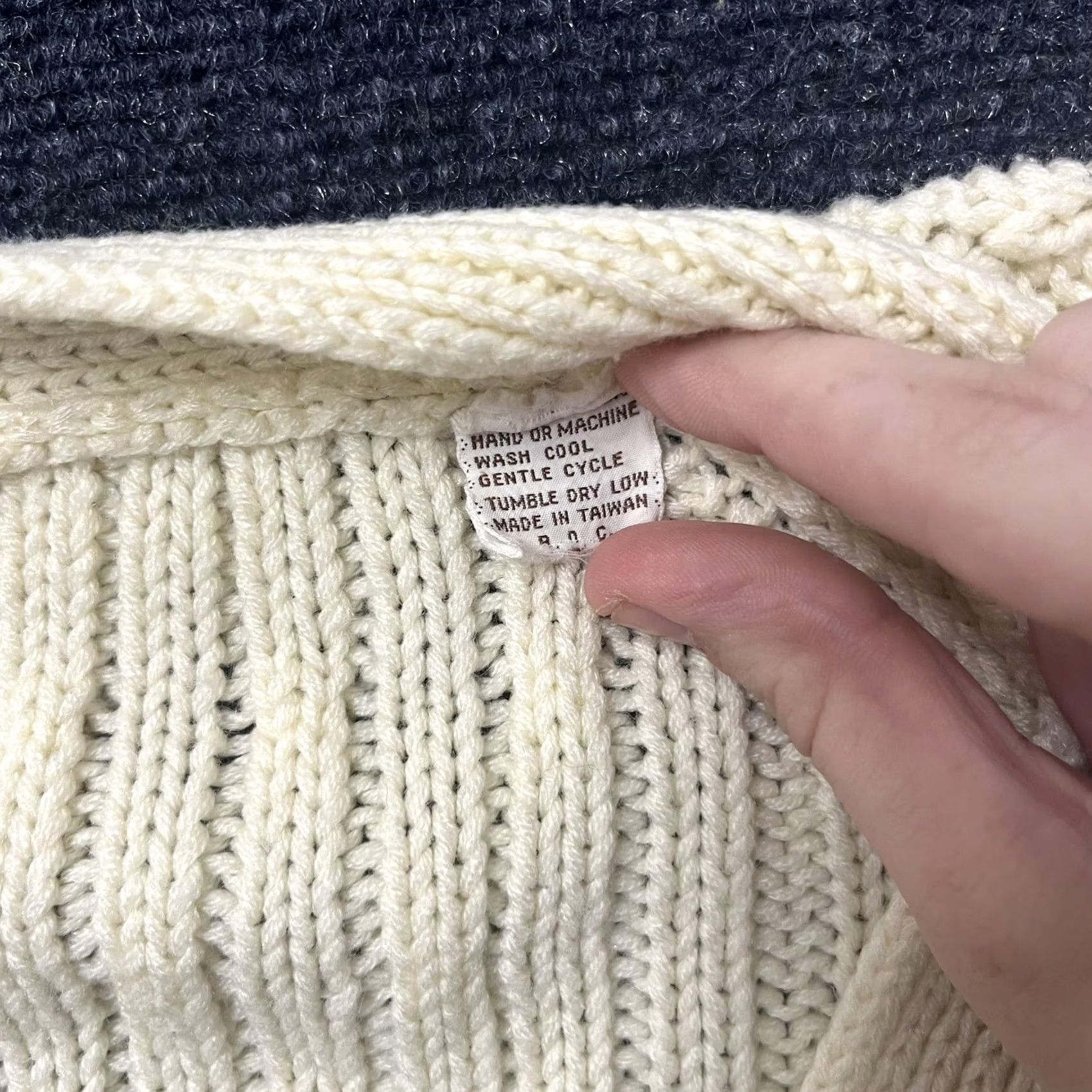 Vintage VINTAGE Cable Knit Cardigan Sweater Womens Medium Cream Button Front Pockets Knit Cardigan Size L / US 10 / IT 46 - 2 Thumbnail