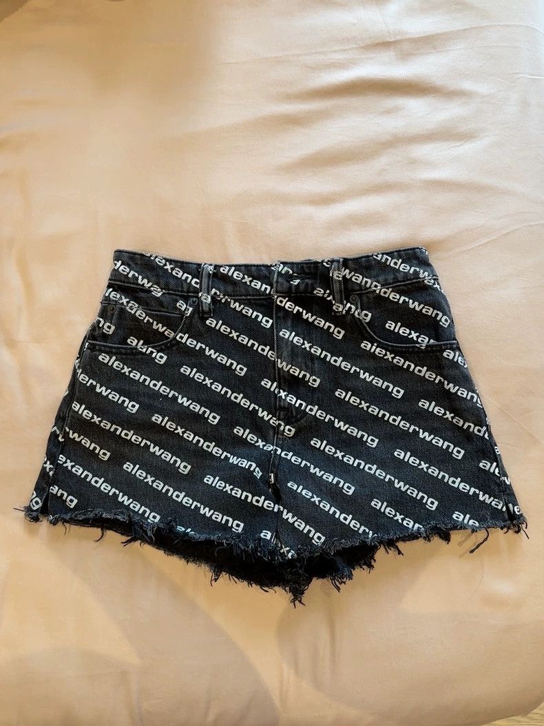 Alexander Wang Alexander Wang Bite Logo High-Waist Shorts Size 25" / US 0 / IT 36 - 1 Thumbnail