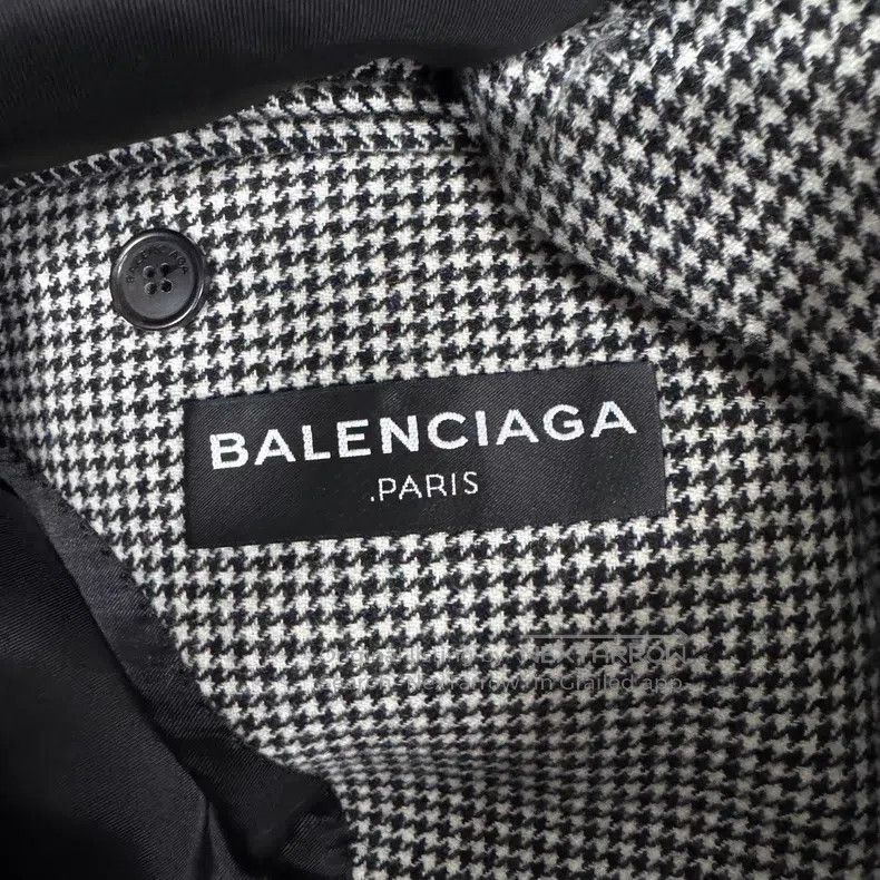 Balenciaga Balenciaga Long Checkered Wool Tweed Coat Size US S / EU 44-46 / 1 - 5 Thumbnail
