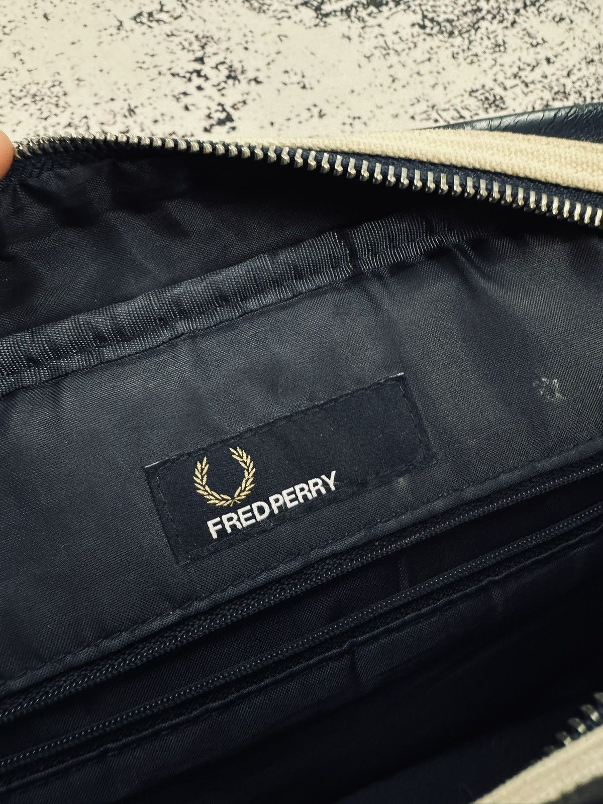Fred Perry × Vintage 🔥RARE🔥 Vintage Fred Perry Leather Bag Navy Size ONE SIZE - 7 Thumbnail