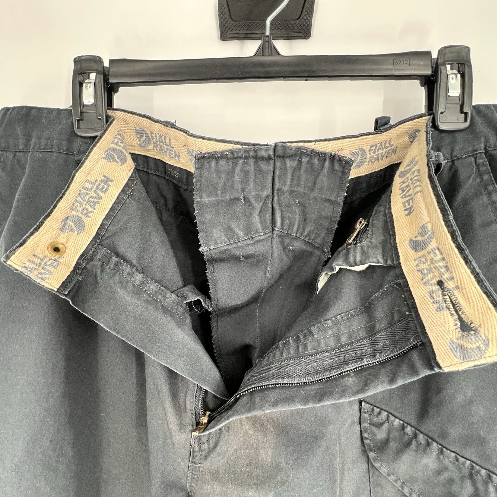 Vintage VINTAGE Fjällräven G-1000 Pants Mens 38x30 Dark Blue Cotton Polyester Regular Straight 5-Pocket Cargo Logo Ham? Size US 38 / EU 54 - 6 Thumbnail