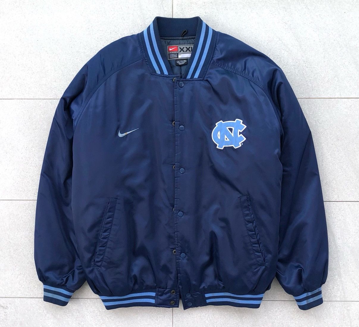 Nike Vintage Nike North Carolina UNC Tar Heels Bomber Jacket Size US XXL / EU 58 / 5 - 3 Thumbnail