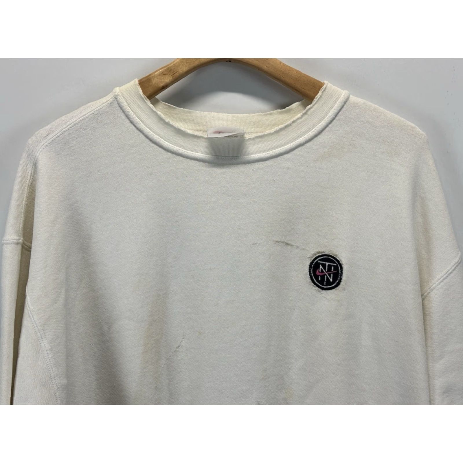 Nike VINTAGE Nike Niketown Sweatshirt Large White Graphic Pullover 90s Sports Unisex Size US L / EU 52-54 / 3 - 2 Thumbnail
