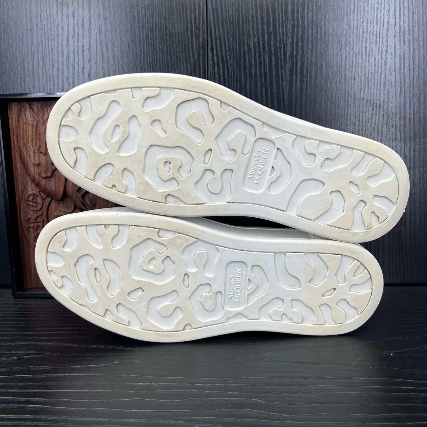 Alexander McQueen Alexander McQueen Deck Black & White Size US 7 / EU 40 - 7 Thumbnail