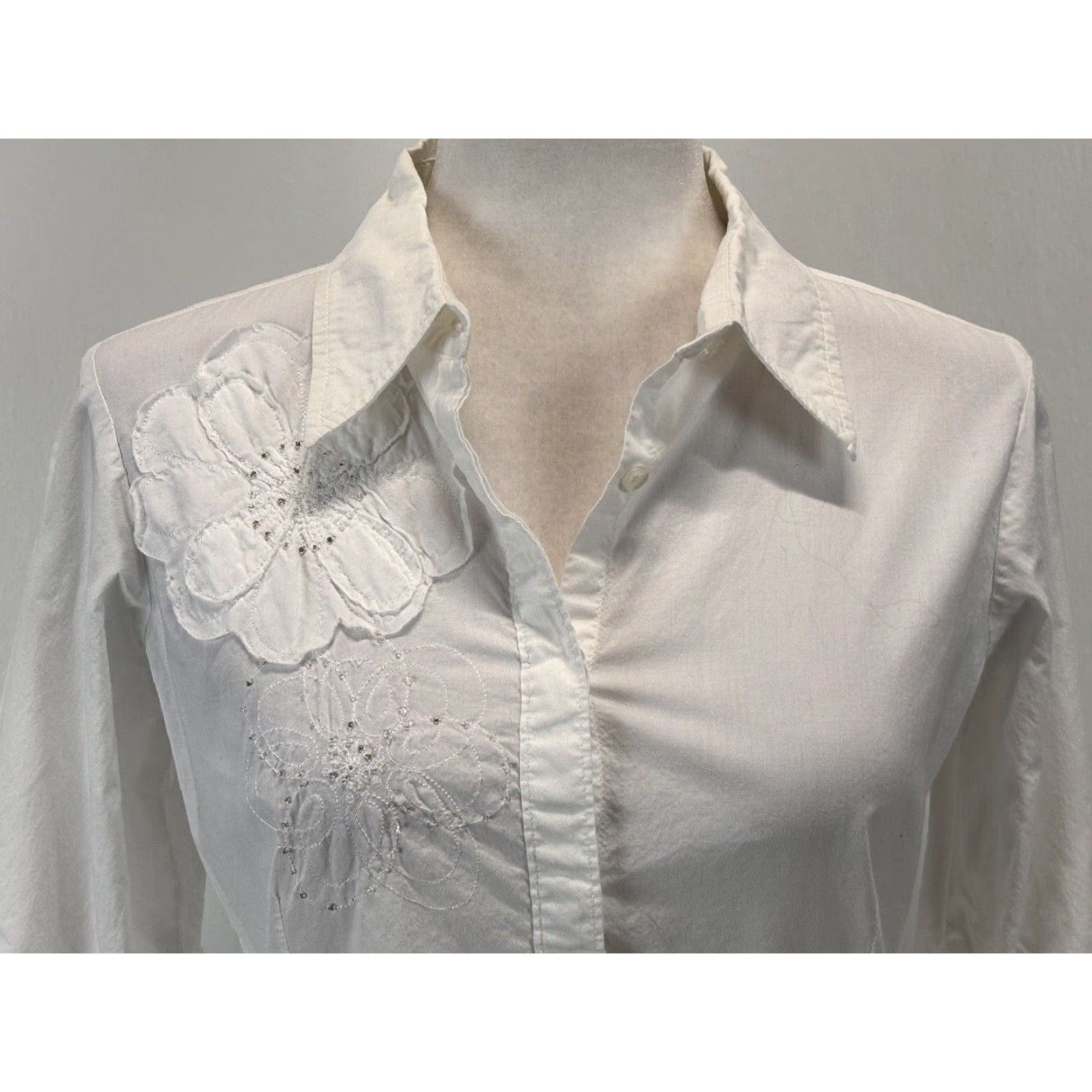 Vintage Kuhl Womens Small White Cotton Long Sleeve Button Up Flower Appliqué Shirt Size S / US 4 / IT 40 - 5 Thumbnail