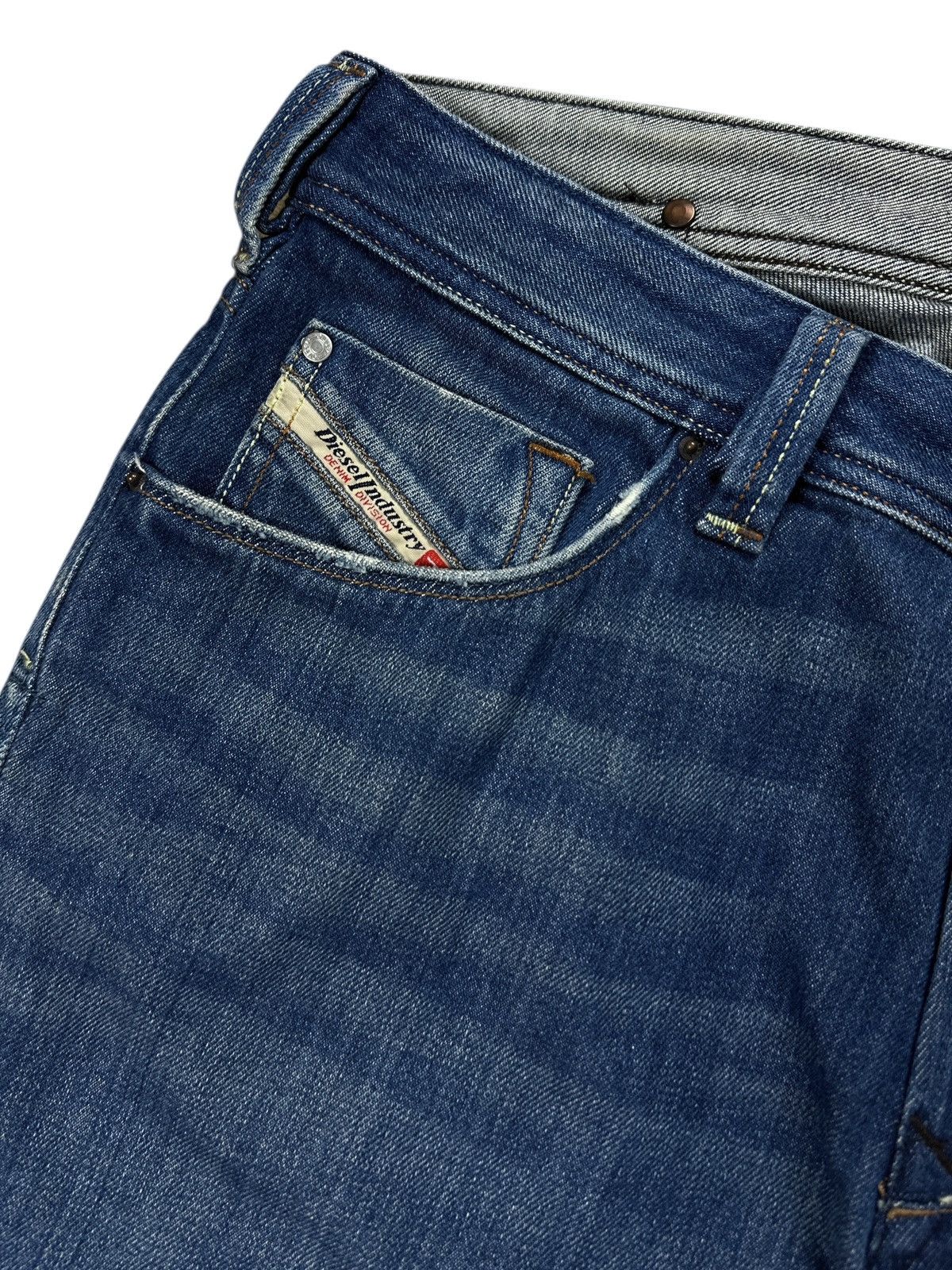 Diesel Vintage Y2K Diesel Distressed Denim Men’s Jeans Size W31 L34 Size US 31 - 16 Thumbnail