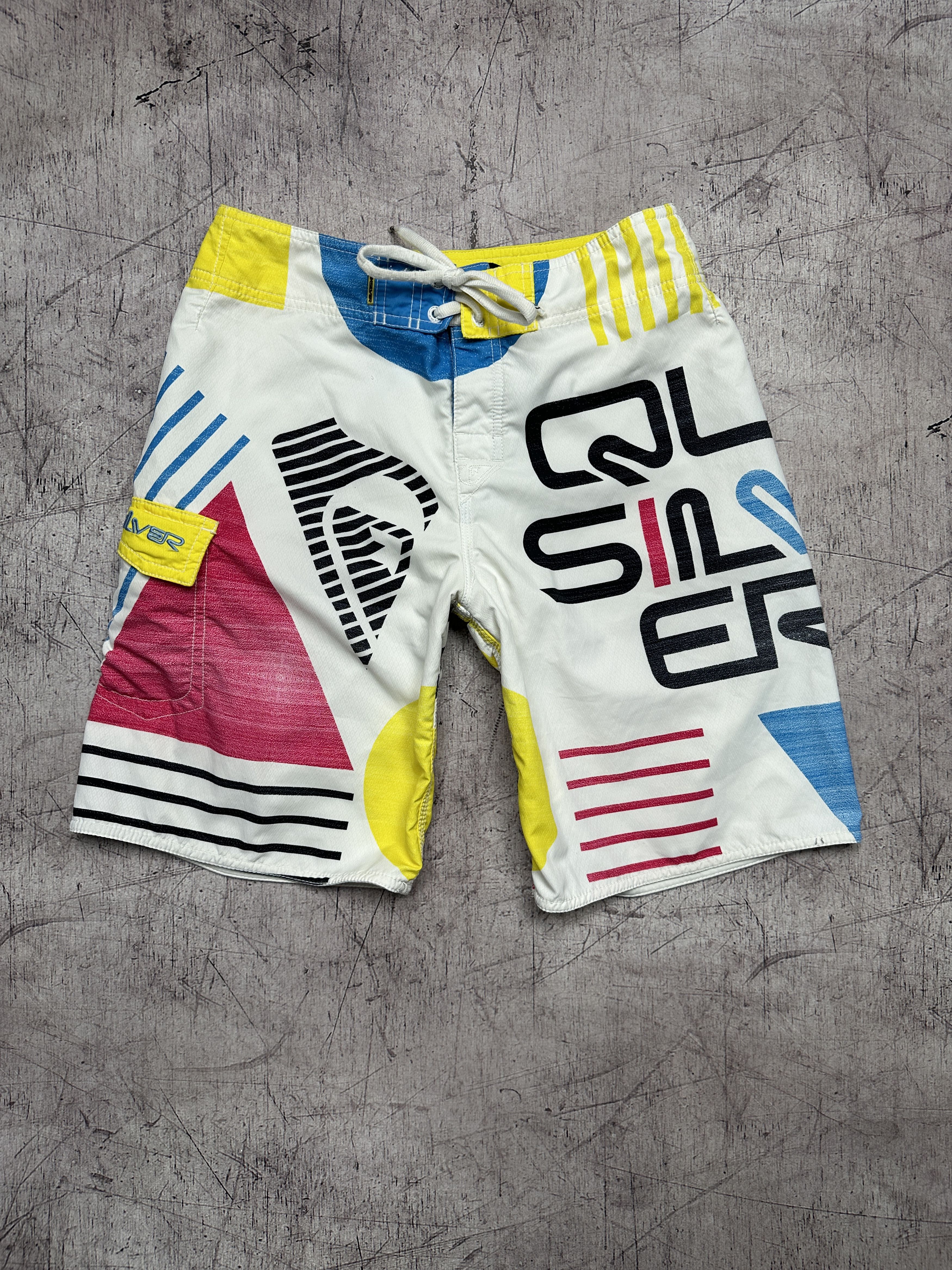 Quiksilver Quiksilver Vintage Mens Surf Style Swimming Shorts Size US 28 / EU 44 - 1 Thumbnail