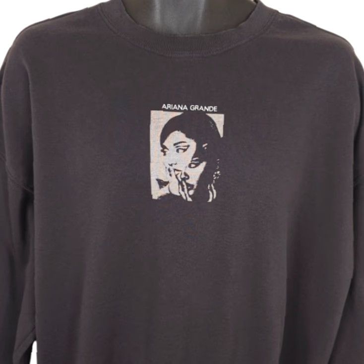 Vintage Ariana Grande Sweatshirt Womens Size Medium Black OVERSIZED Size M / US 6-8 / IT 42-44 - 2 Thumbnail