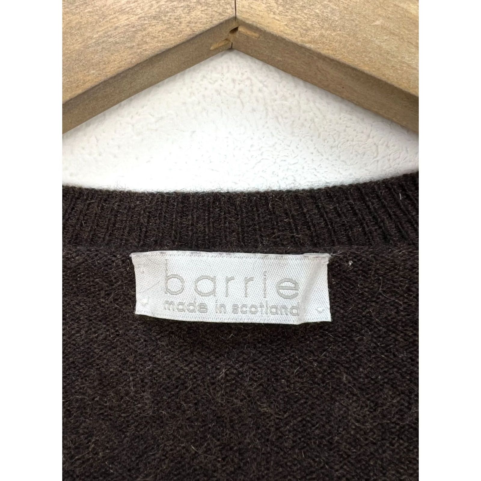 Barrie BARRIE Women 100% Pure Cashmere V-Neck Jumper Dark Brown XL Sweater Wool Knit Pullover Vintage Women’s Size XL Size XL / US 12-14 / IT 48-50 - 3 Thumbnail
