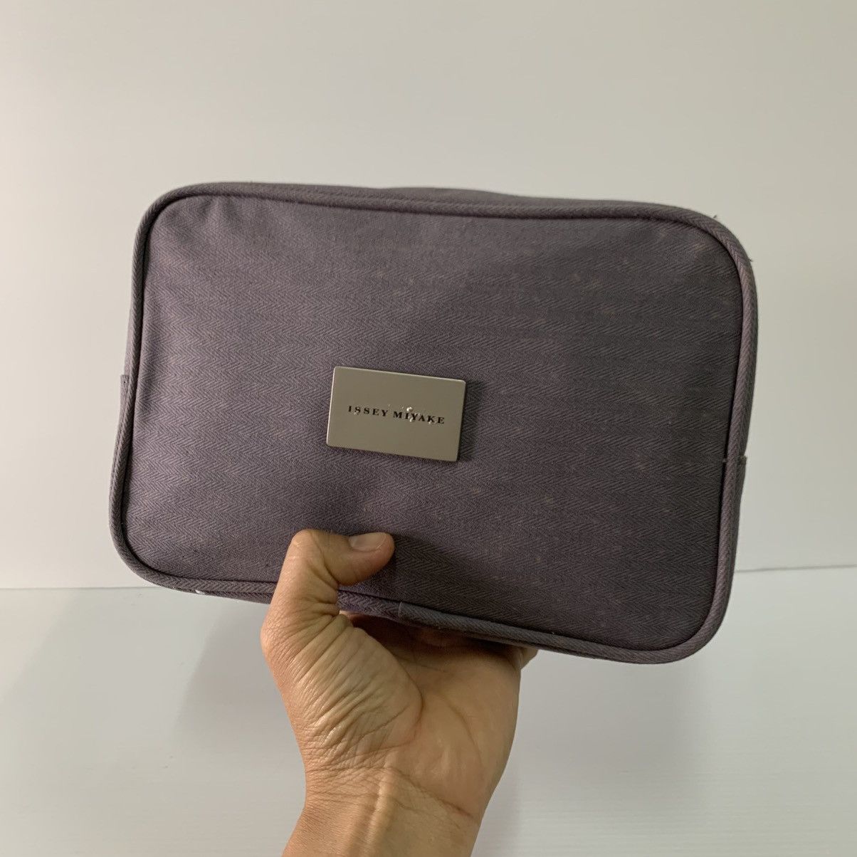 Issey Miyake Issey Miyake Clutch Makeup Bag Size ONE SIZE - 1 Thumbnail
