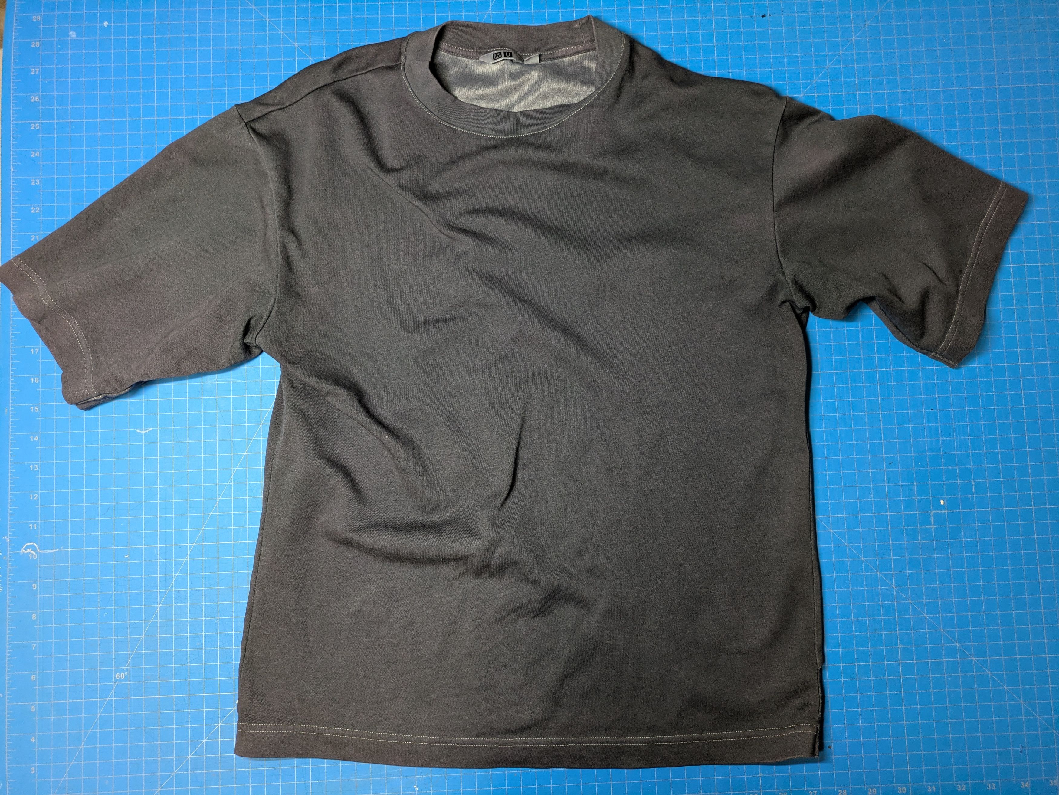 Uniqlo Gray Cropped Uniqlo AIRism Cotton Tshirt (Altered) Size US M / EU 48-50 / 2 - 1 Thumbnail