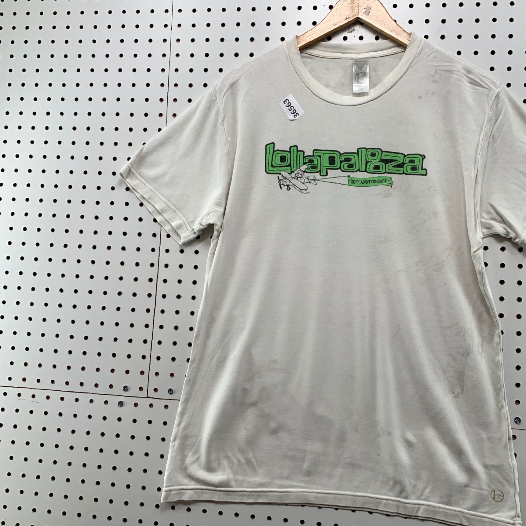 Vintage Lollapalooza 2011 Shirt Mens L White Distressed Music Chicago Festival 20.5x28 Size US L / EU 52-54 / 3 - 4 Thumbnail