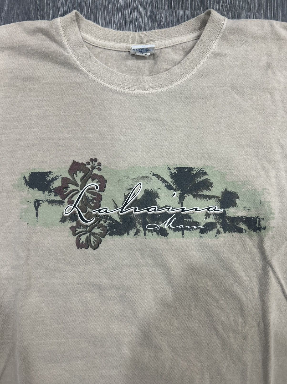Other × Vintage Cream and multi-coloured vintage cotton t-shirt Size US XL / EU 56 / 4 - 2 Thumbnail