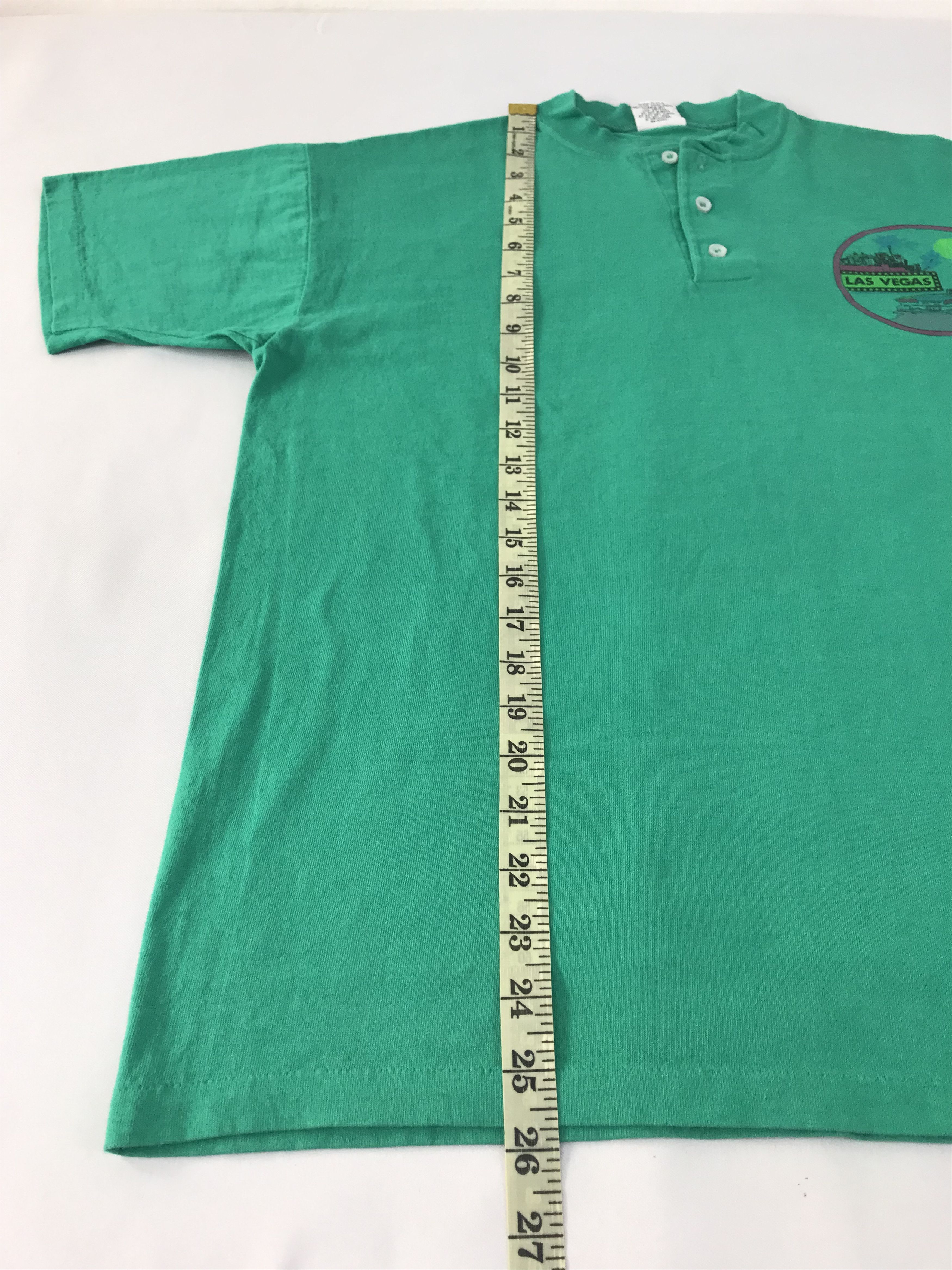 Vintage 90s Las Vegas Ocean Sent Soul Henley Neck Big Graphic Screen Size US L / EU 52-54 / 3 - 11 Thumbnail