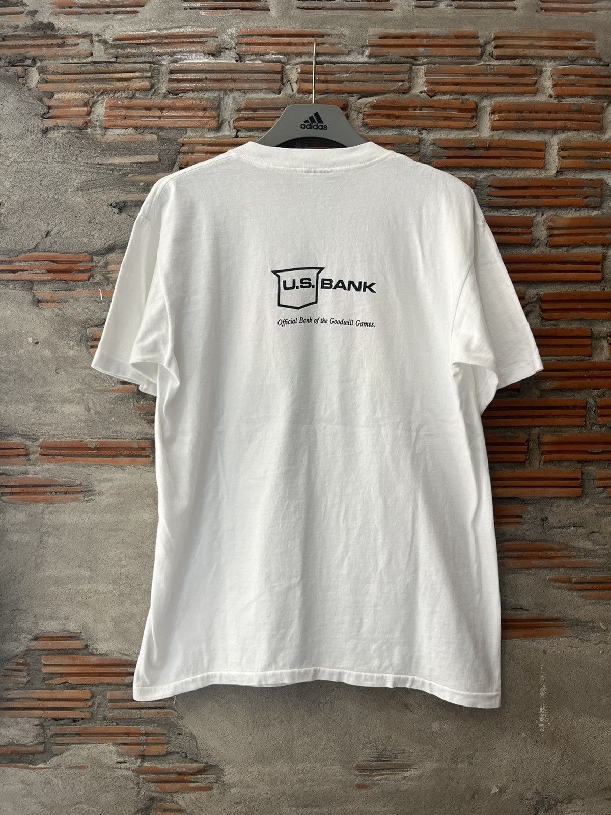 Arts & Science Vintage FINANCIAL FITNESS U.S BANK 90’s Tshirt Size US XL / EU 56 / 4 - 3 Thumbnail