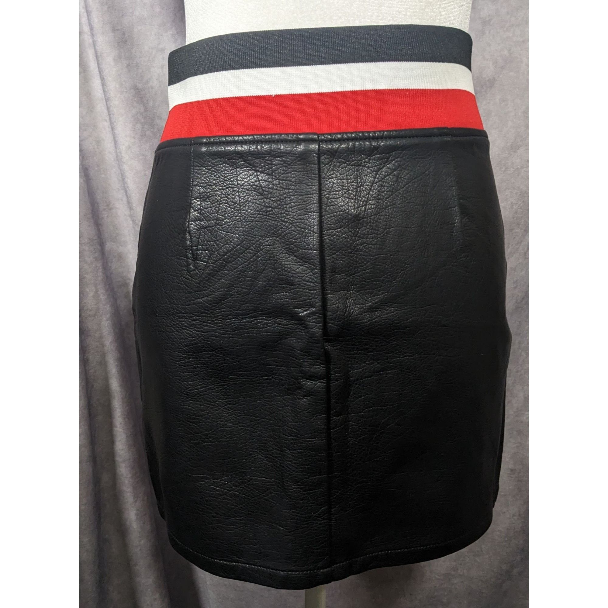 Other Signature8 Sporty Faux Leather Mini Skirt Size Small Size 28" / US 6 / IT 42 - 10 Thumbnail