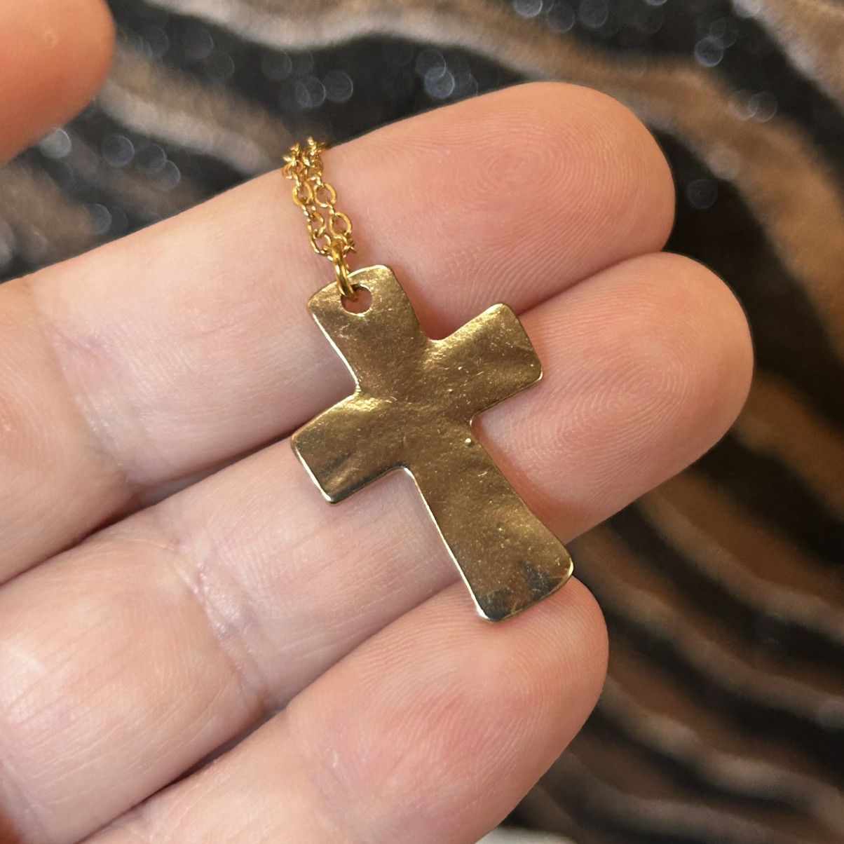 Vintage Vintage hammered texture gold plated cross on chain necklace Size ONE SIZE - 6 Thumbnail