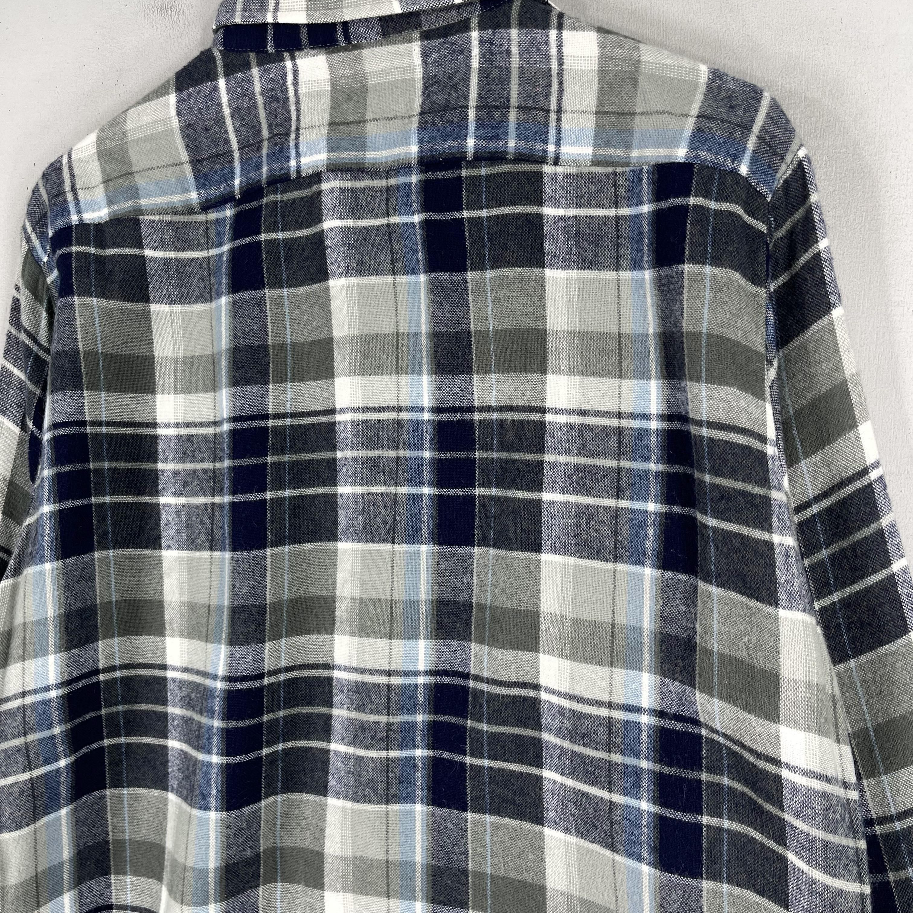 Flannel × Japanese Brand Vintage Plaid Checkered Blue/Gray Flannel Button Up Shirt Size US L / EU 52-54 / 3 - 7 Thumbnail