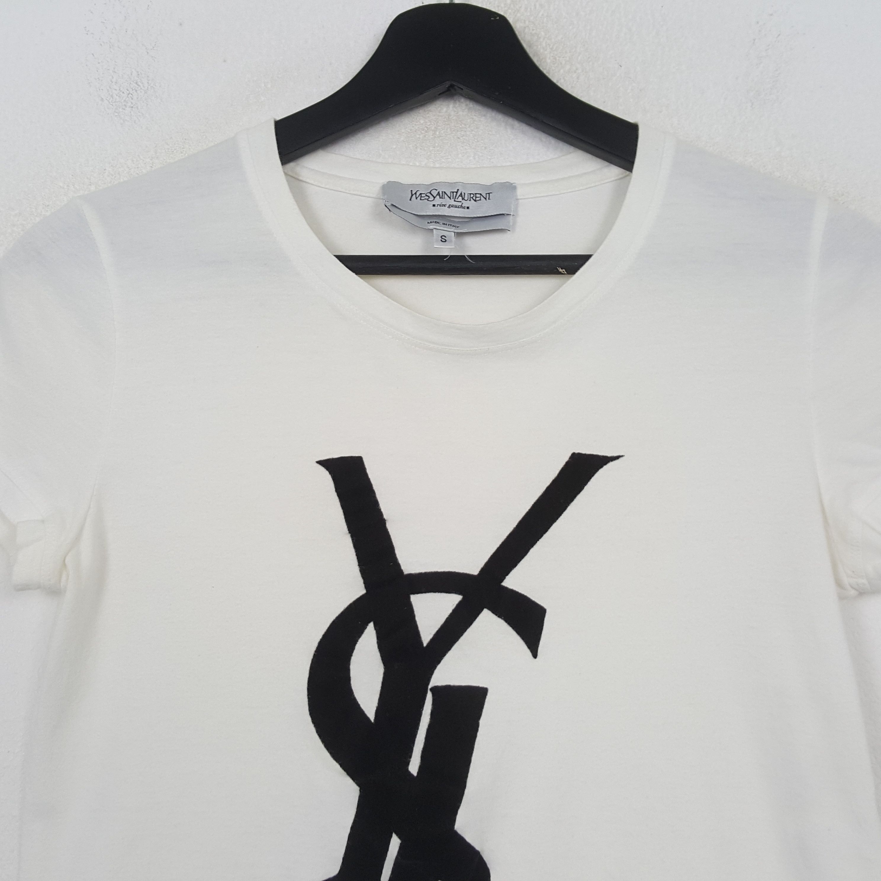 Yves Saint Laurent Yves Saint Laurent YSL Fashion Brand Tshirt RR30 Size US XS / EU 42 / 0 - 2 Thumbnail