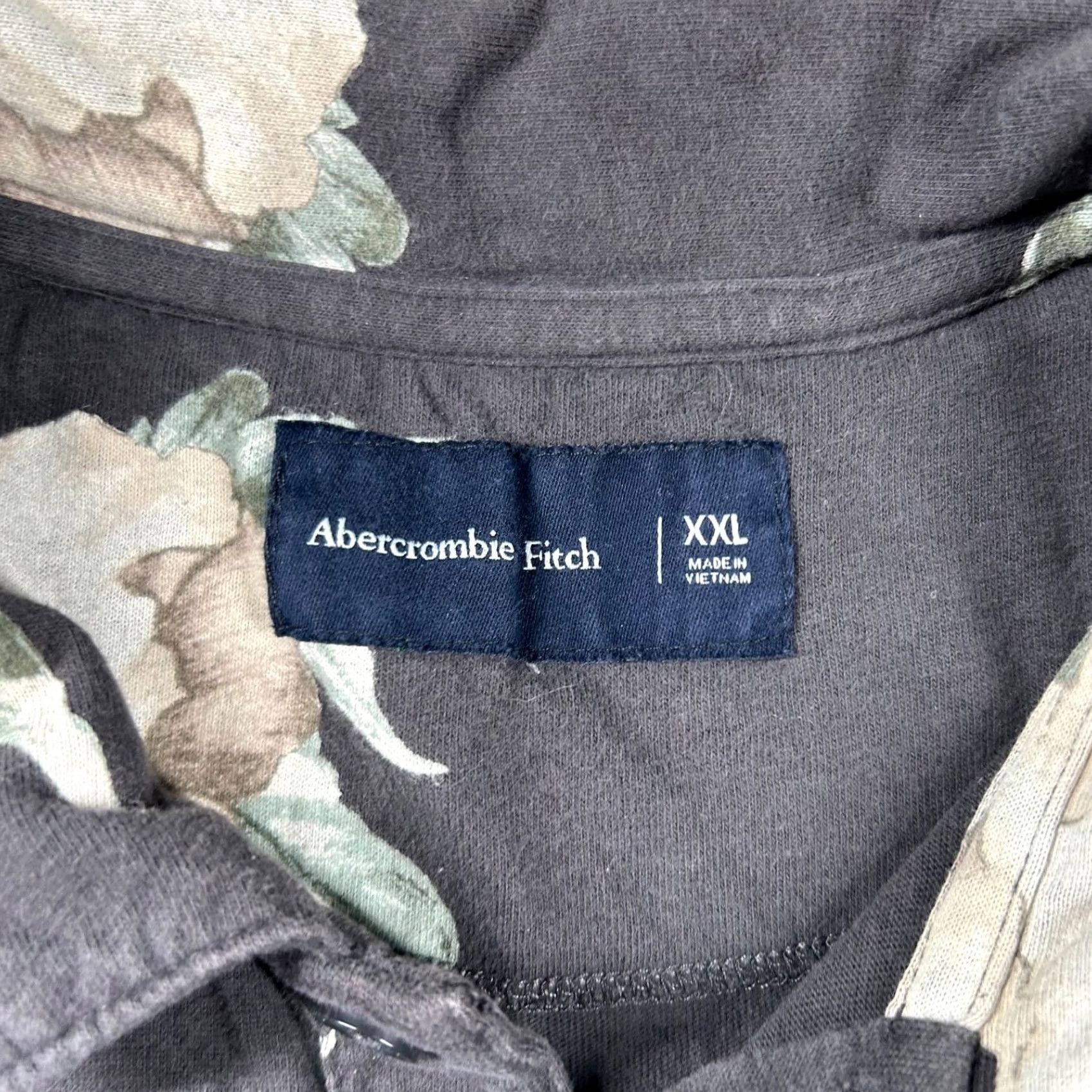 Abercrombie & Fitch Abercrombie & Fitch Shirt Mens 2XL Golf Polo Floral Beachy Slim Tropical Vintage No Flaw Gray Knit Short Sleeve Collared Button Spread Size US XXL / EU 58 / 5 - 3 Thumbnail