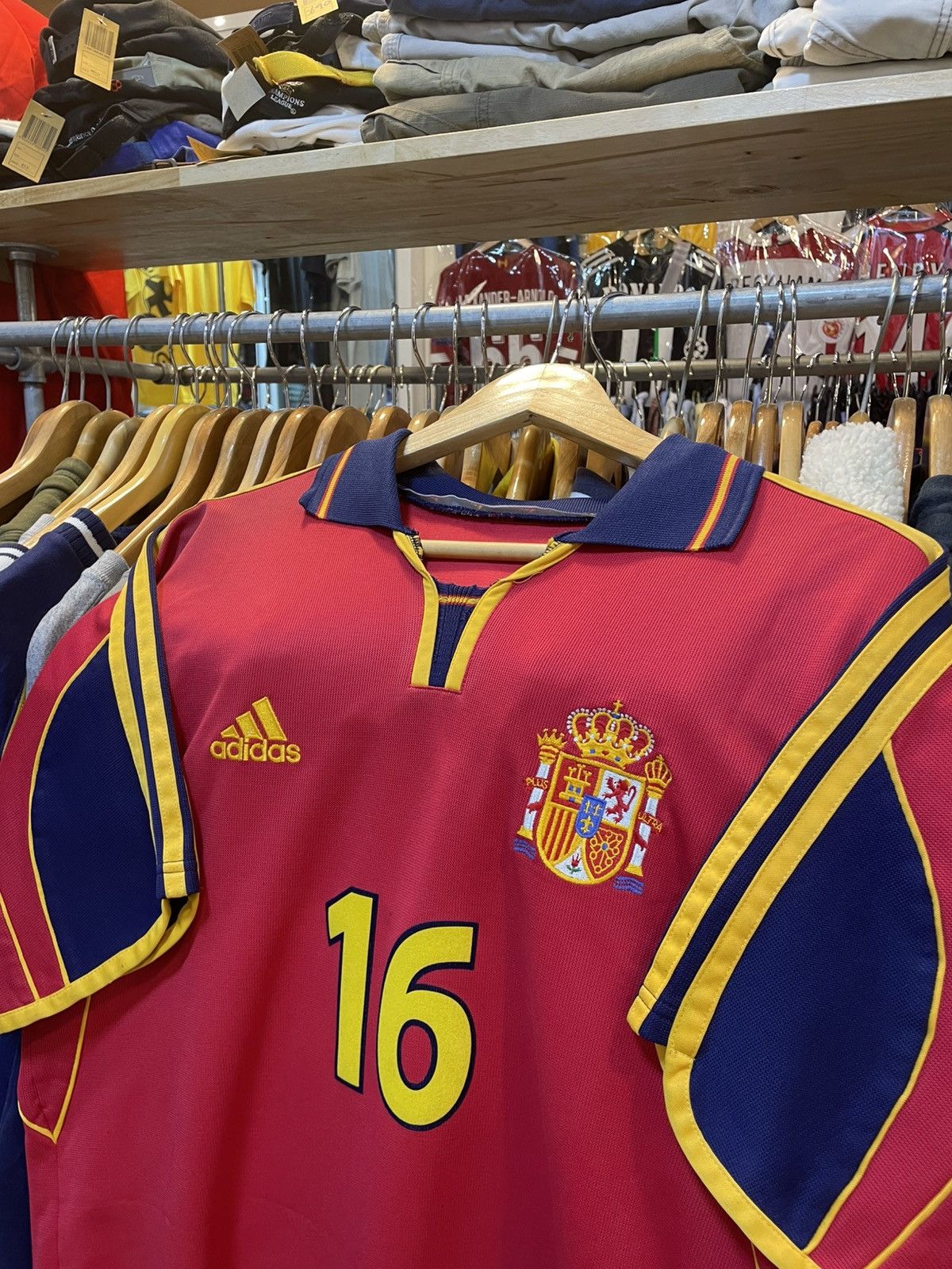 Adidas Vintage 1999-2000 Espan a Home Kit Size US M / EU 48-50 / 2 - 2 Thumbnail