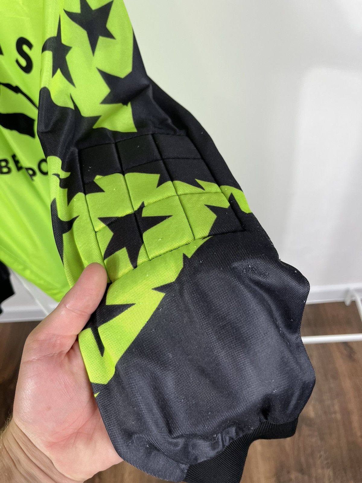 Puma Vintage Puma Goalkeeper Jersey #1 Neon Green – Size XL Size US XL / EU 56 / 4 - 11 Thumbnail