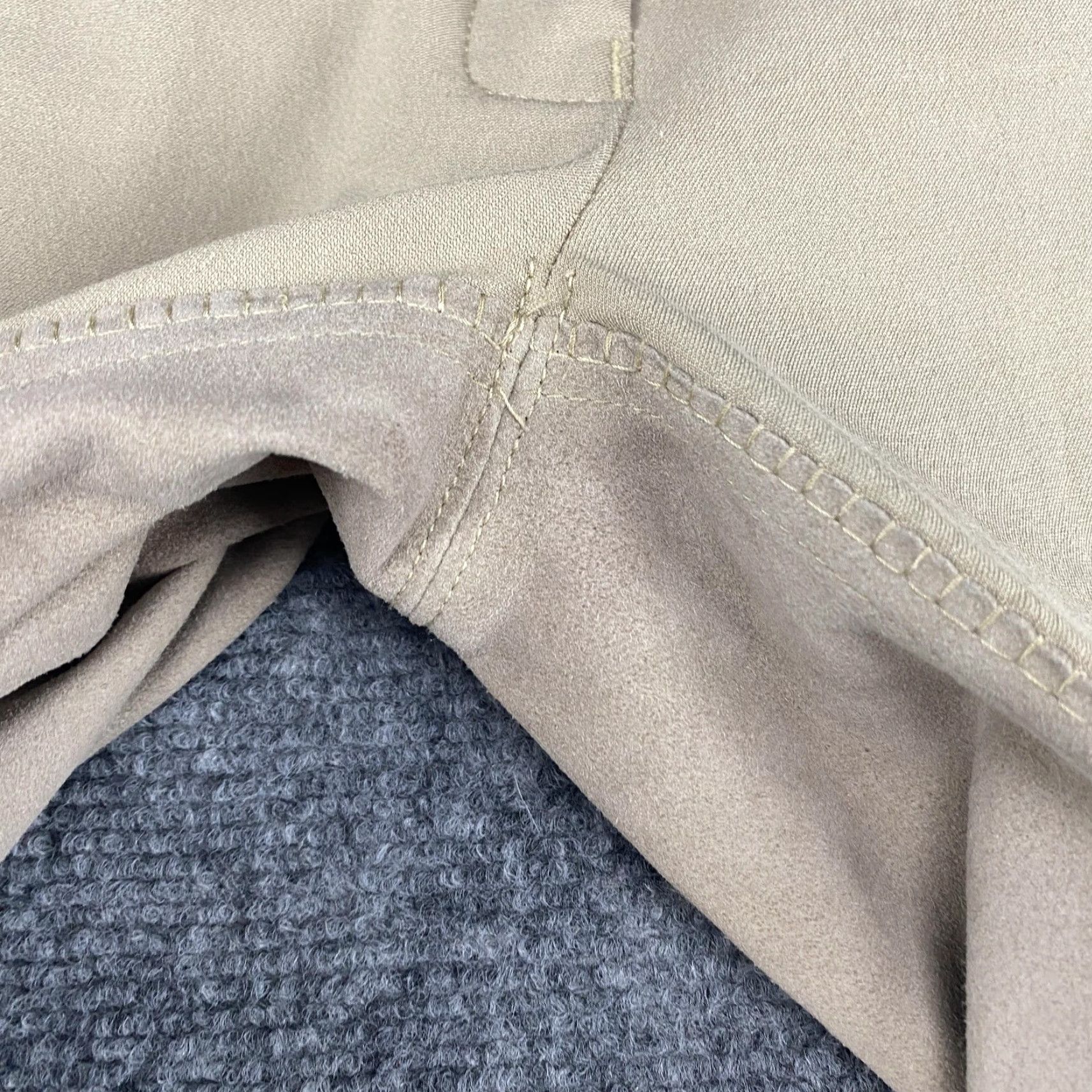 Logo 7 Spooks Riding Pants Womens XXS Tan Equestrian Breeches Zip Elastic Cuffs Crown Logo Pockets Stretch Riding Size 24" / US 00 / IT 34 - 3 Thumbnail