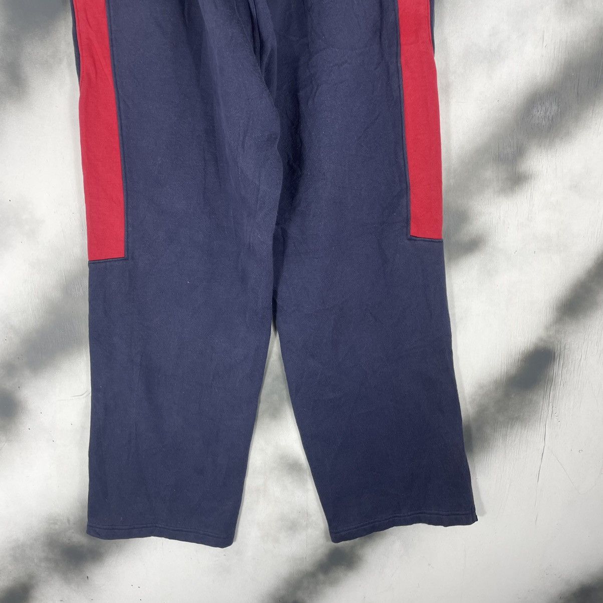 Umbro × Vintage VINTAGE UMBRO ENGLAND THREE LIONS SWEATPANTS Size US 30 / EU 46 - 8 Thumbnail