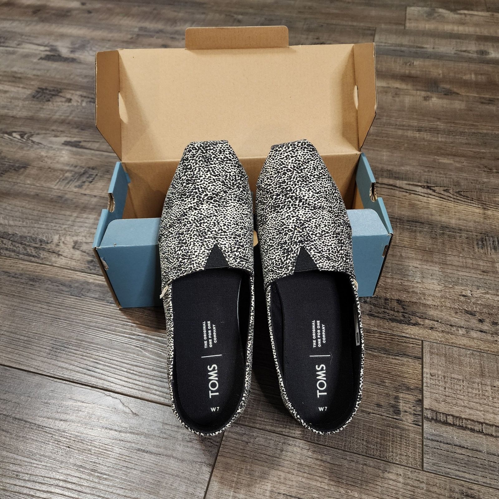 Toms Toms off White mini leopard Print canvas Women's Size 7 shlf Size US 7 / IT 37 - 1 Thumbnail