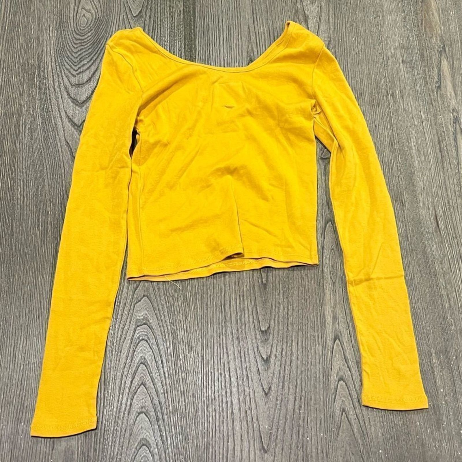 Vintage NWT Chaser Yellow Long Sleeve Scoop Neck T-Shirt Size S Size S / US 4 / IT 40 - 5 Thumbnail