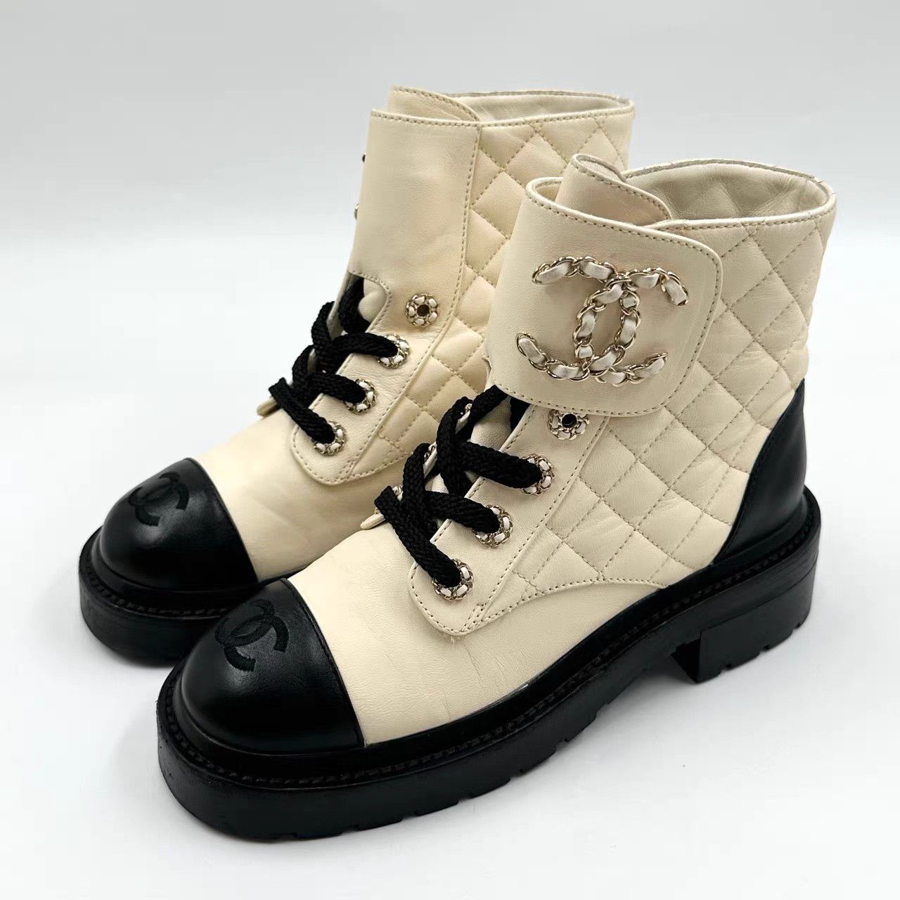 Chanel Chanel Quilted CC Logo Black & White Combat Boots K12 Size US 5 / IT 35 - 1 Thumbnail