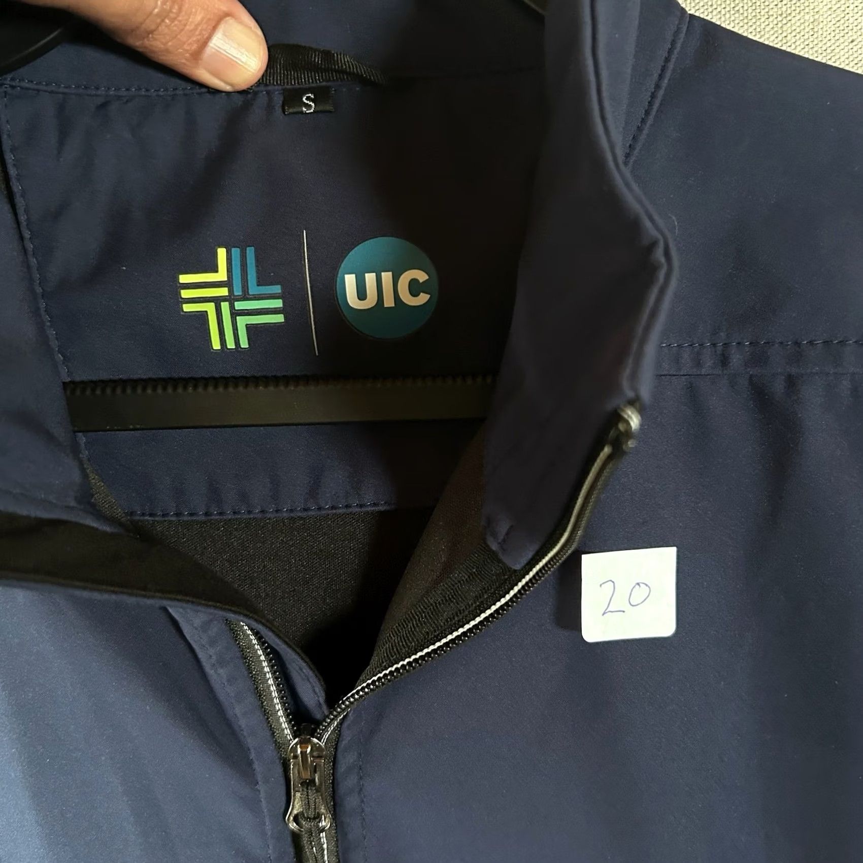 Vintage UI Health UIC Navy Blue Full Zip Softshell Jacket Mens Small Polyester Coat Size US S / EU 44-46 / 1 - 3 Thumbnail