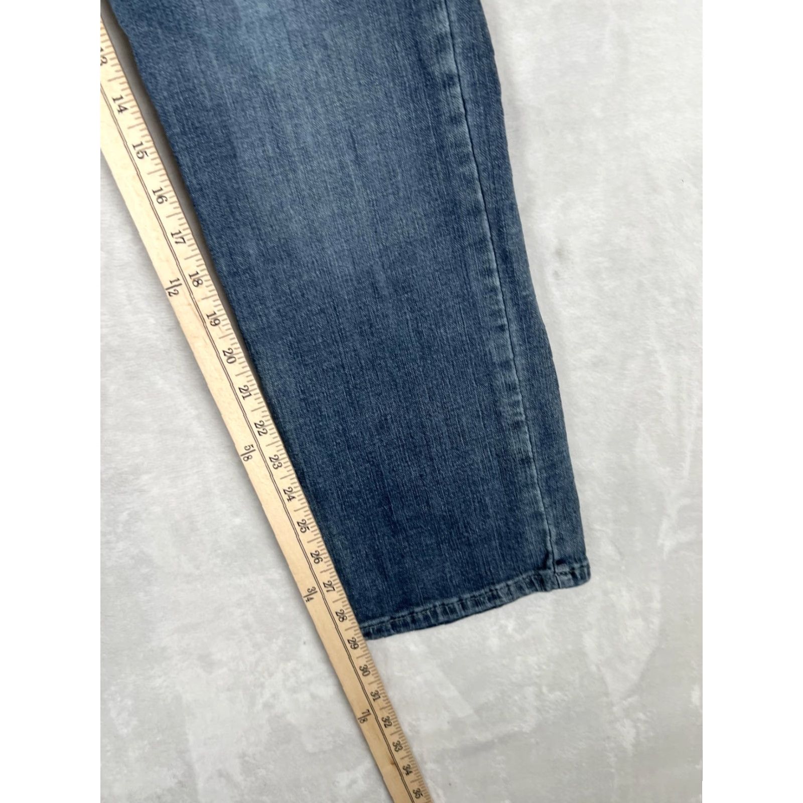 Wrangler Wrangler Jeans Women's 15 Blue Medium Wash Regular Denim Straight Leg Pockets 29in Inseam Wrangler 100015T409JYMS Womens Size 36" / US 14 / IT 50 - 4 Thumbnail