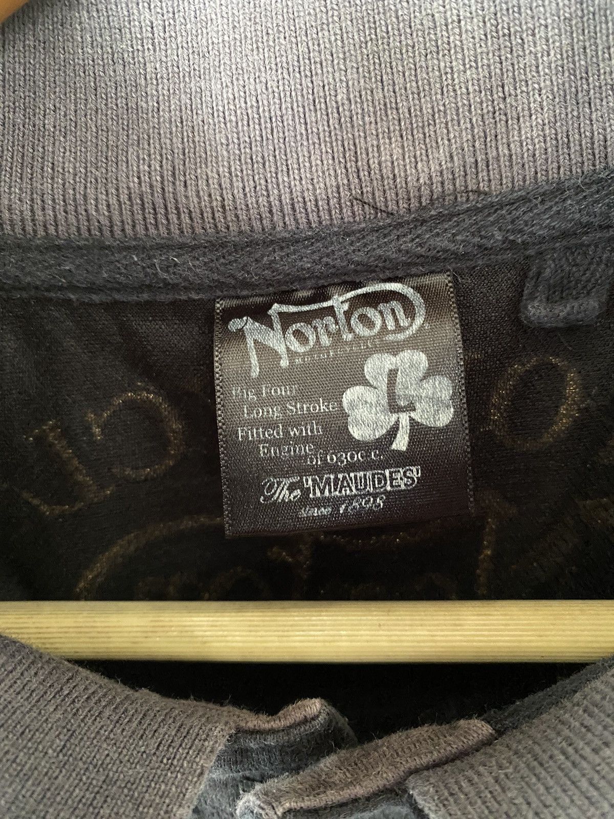 Norton Norton unapproachable England Rare Design Size US L / EU 52-54 / 3 - 12 Thumbnail