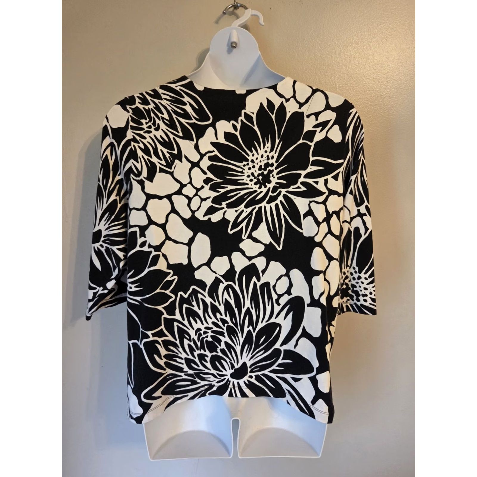 Vintage Alfred Dunner Woman White Black Floral Print Beaded Trim Top 1X Size XL / US 12-14 / IT 48-50 - 5 Thumbnail