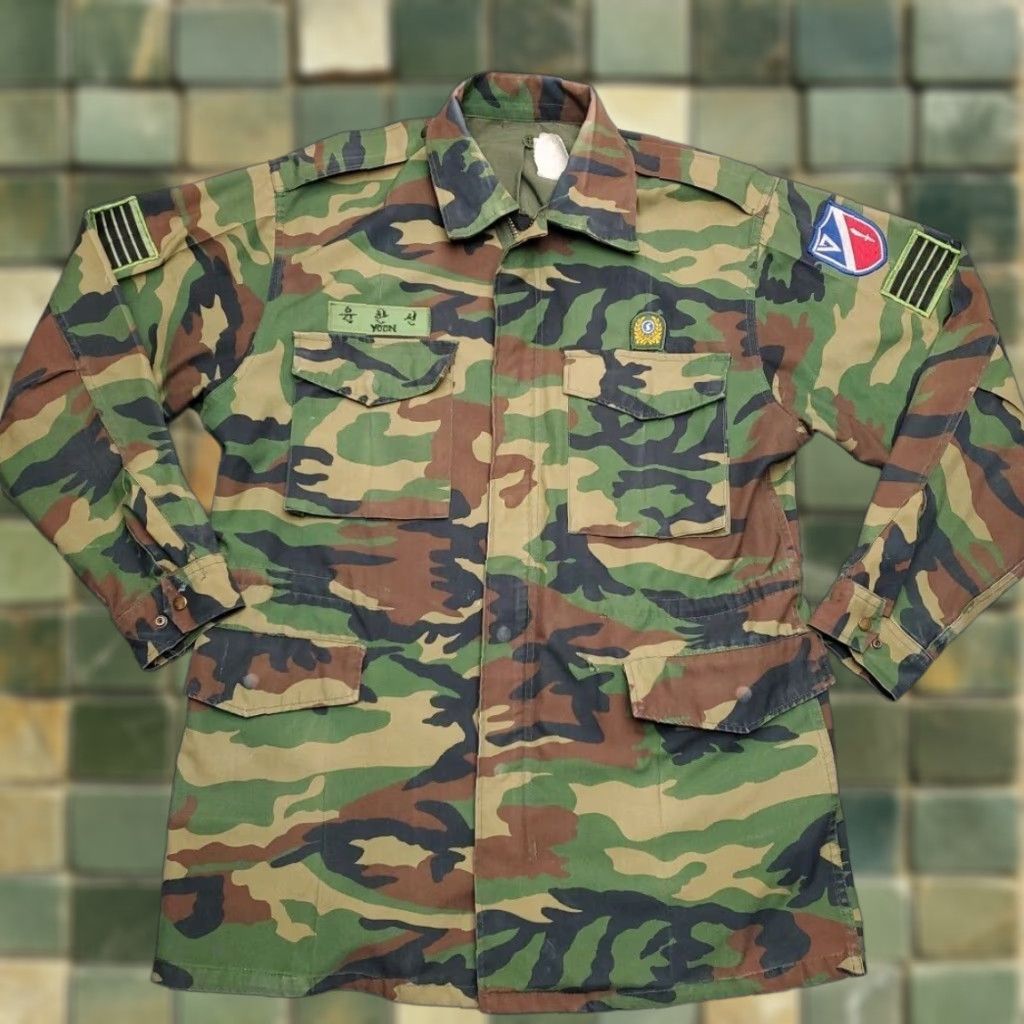 Vintage VTG Woodland Camo Jacket Mens L Green Camouflage 17th infantry South Korea ROK Shirt/Military Jacket Mens L Green Camouflage 17th infantry ROK Size US L / EU 52-54 / 3 - 1 Thumbnail