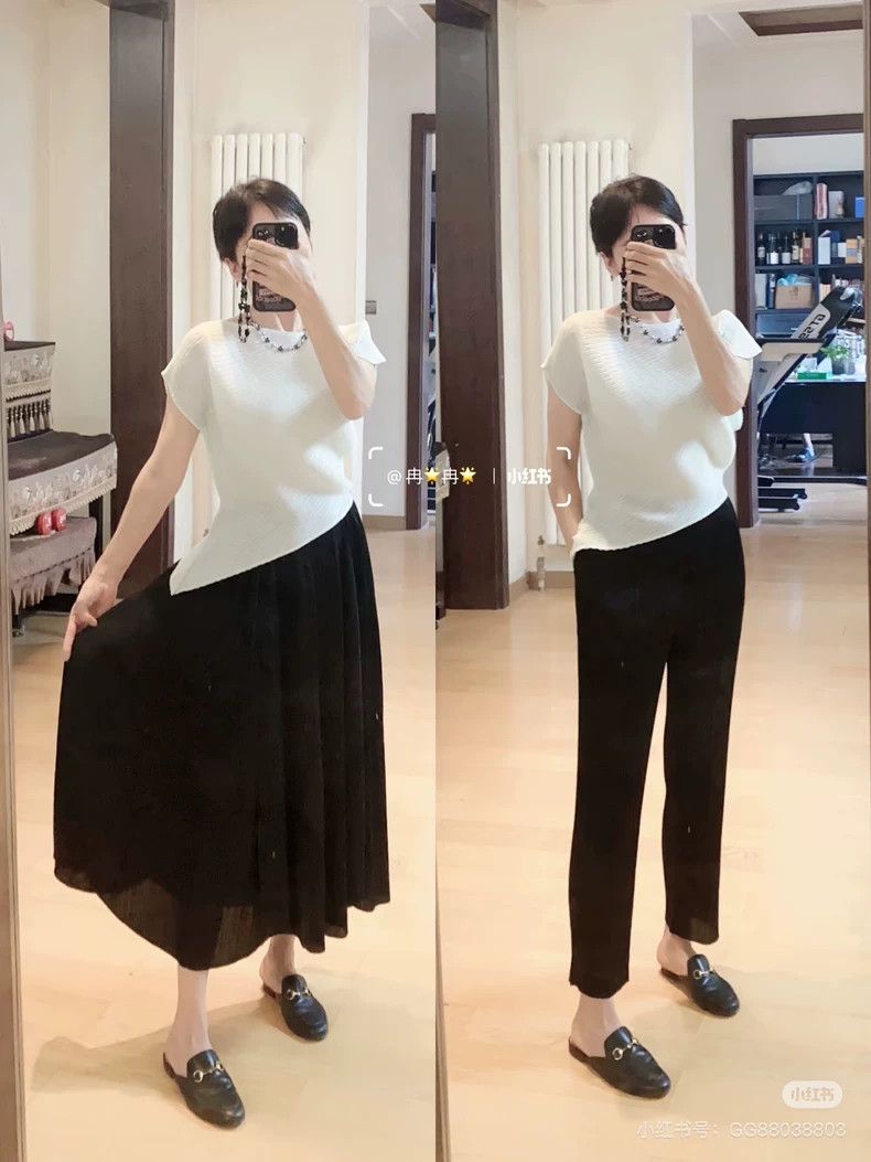 Issey Miyake Issey Miyake size:2 Light green pleated top Size XS / US 0-2 / IT 36-38 - 2 Thumbnail