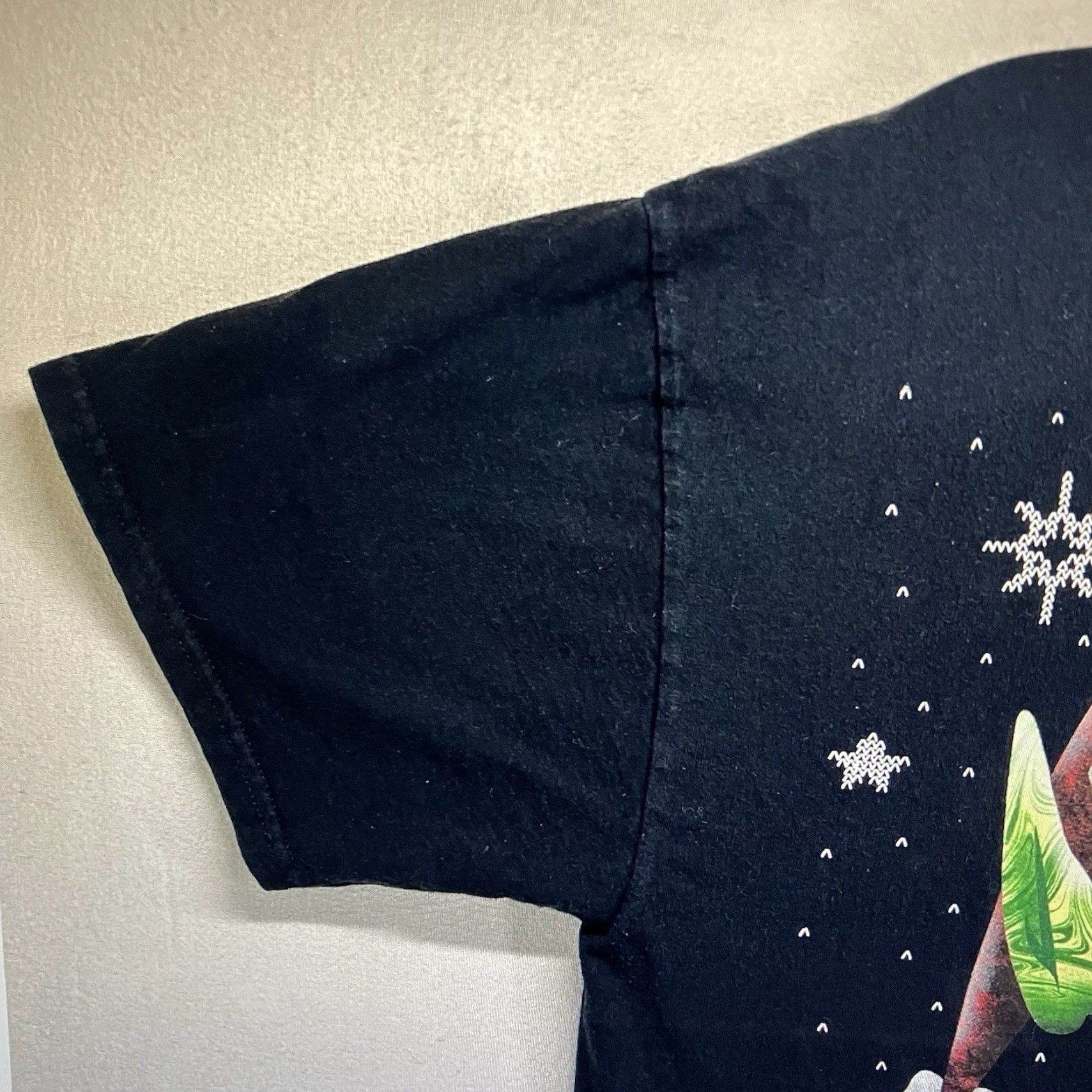 Fruit Of The Loom Alien Christmas T-Shirt Santa Claus Graphic Print Adult Large Black Funny Holiday Mens Size US L / EU 52-54 / 3 - 7 Thumbnail