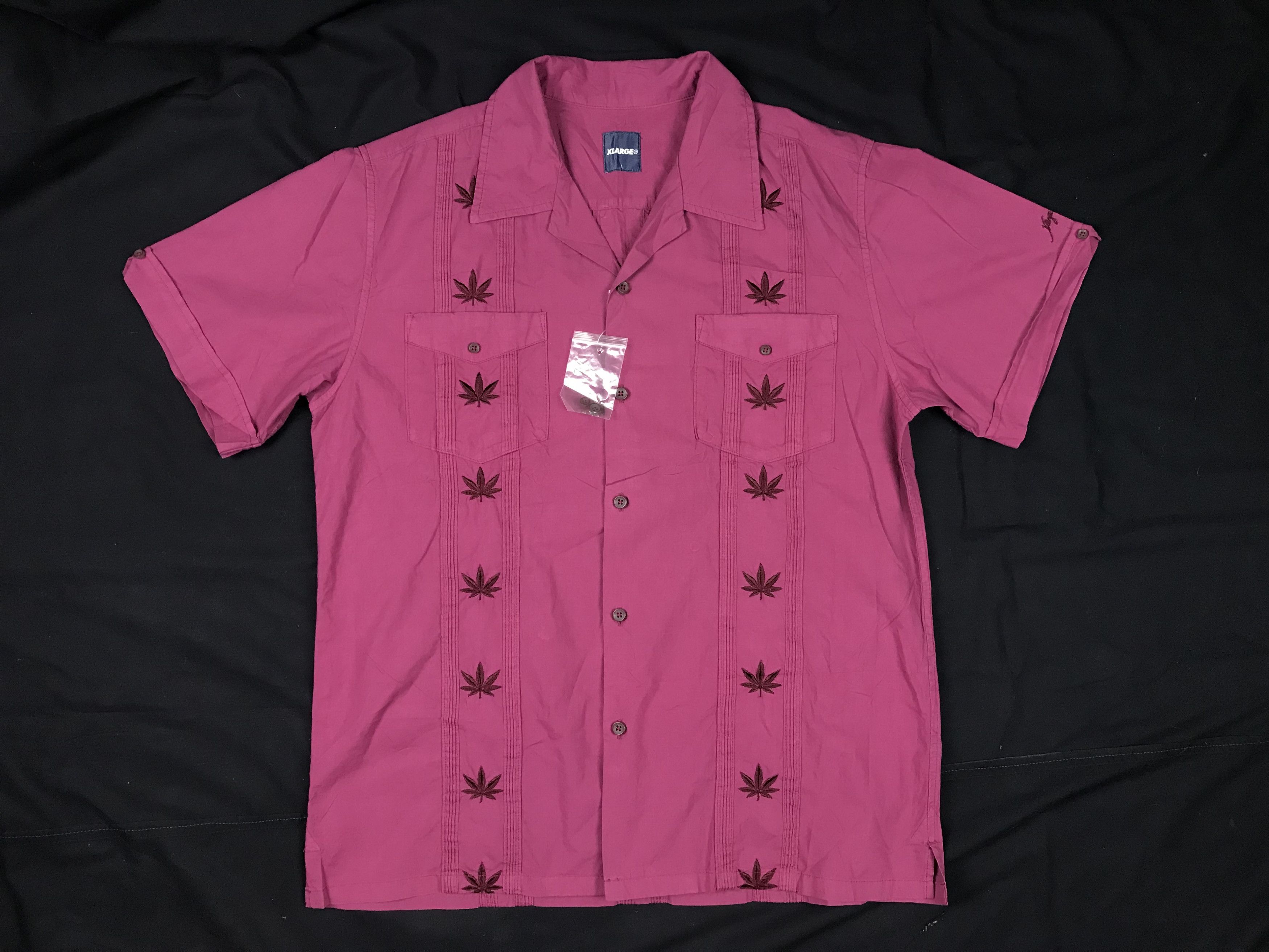 Xlarge (S178) X-LARGE Red Weed Leaf Embroidered 2 Pocket Shirt Sz L Size US L / EU 52-54 / 3 - 1 Thumbnail