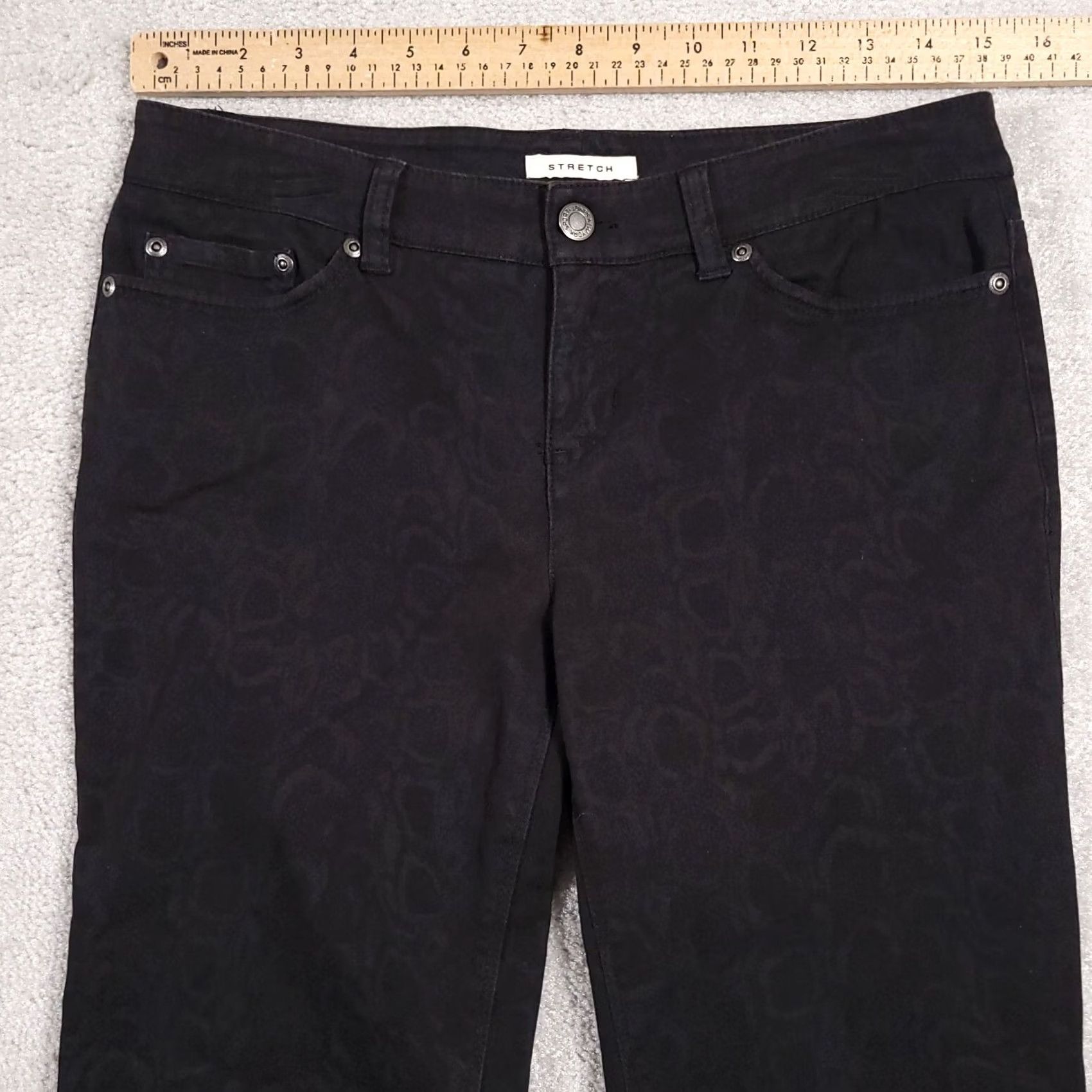 Jones New York Jones New York Sport Ankle Pants Women’s 4P Petite Black Snake Print Pockets Size 27" / US 4 / IT 40 - 5 Thumbnail