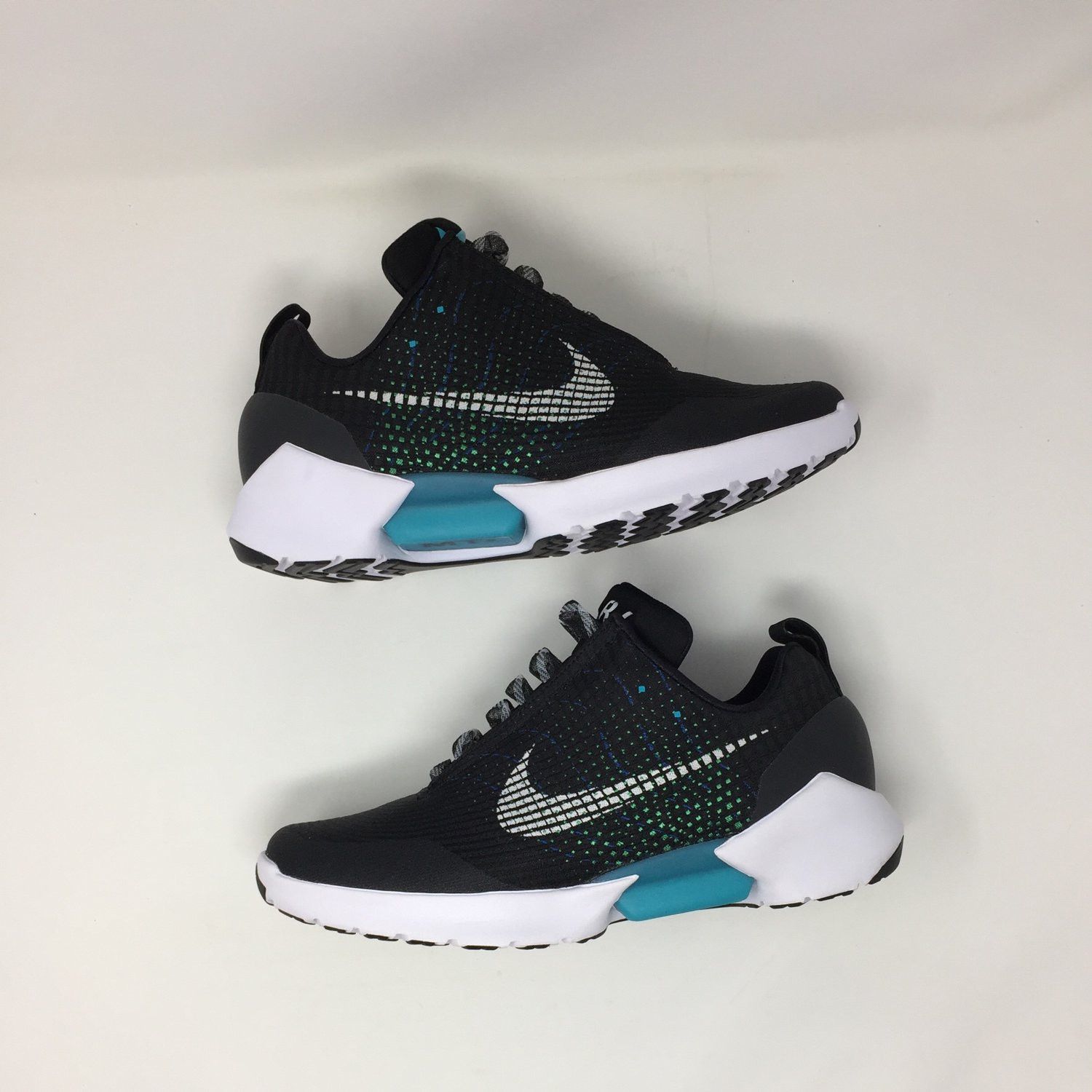 Nike HyperAdapt Men\'s Size 14 Black and White Athletic Shoes The Nike Hyperadapt BB Is Laceless, Reasonably Priced, and  main image 2