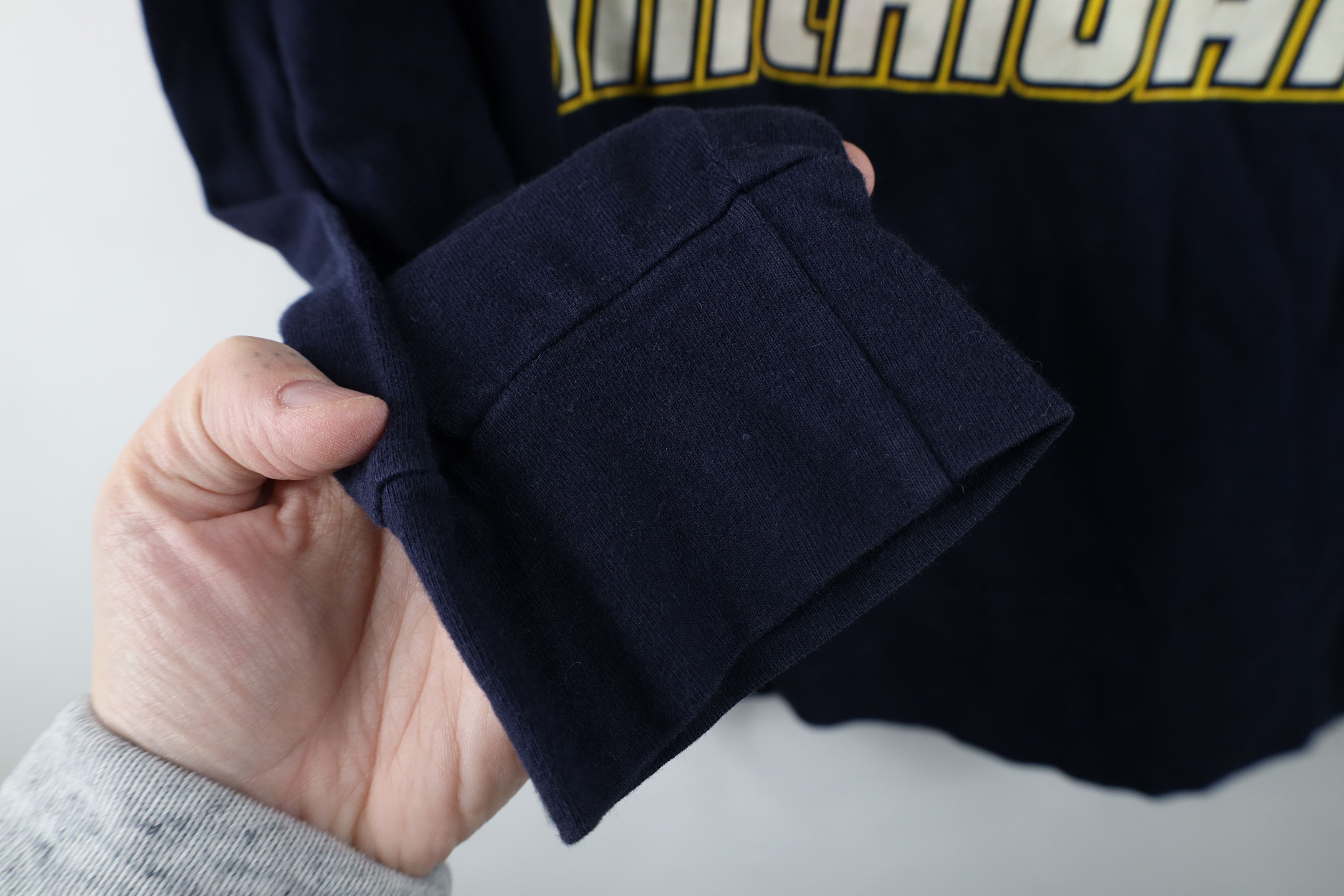 Vintage Vintage Y2K Heavy University of Michigan Long Sleeve T-Shirt Size US L / EU 52-54 / 3 - 7 Thumbnail