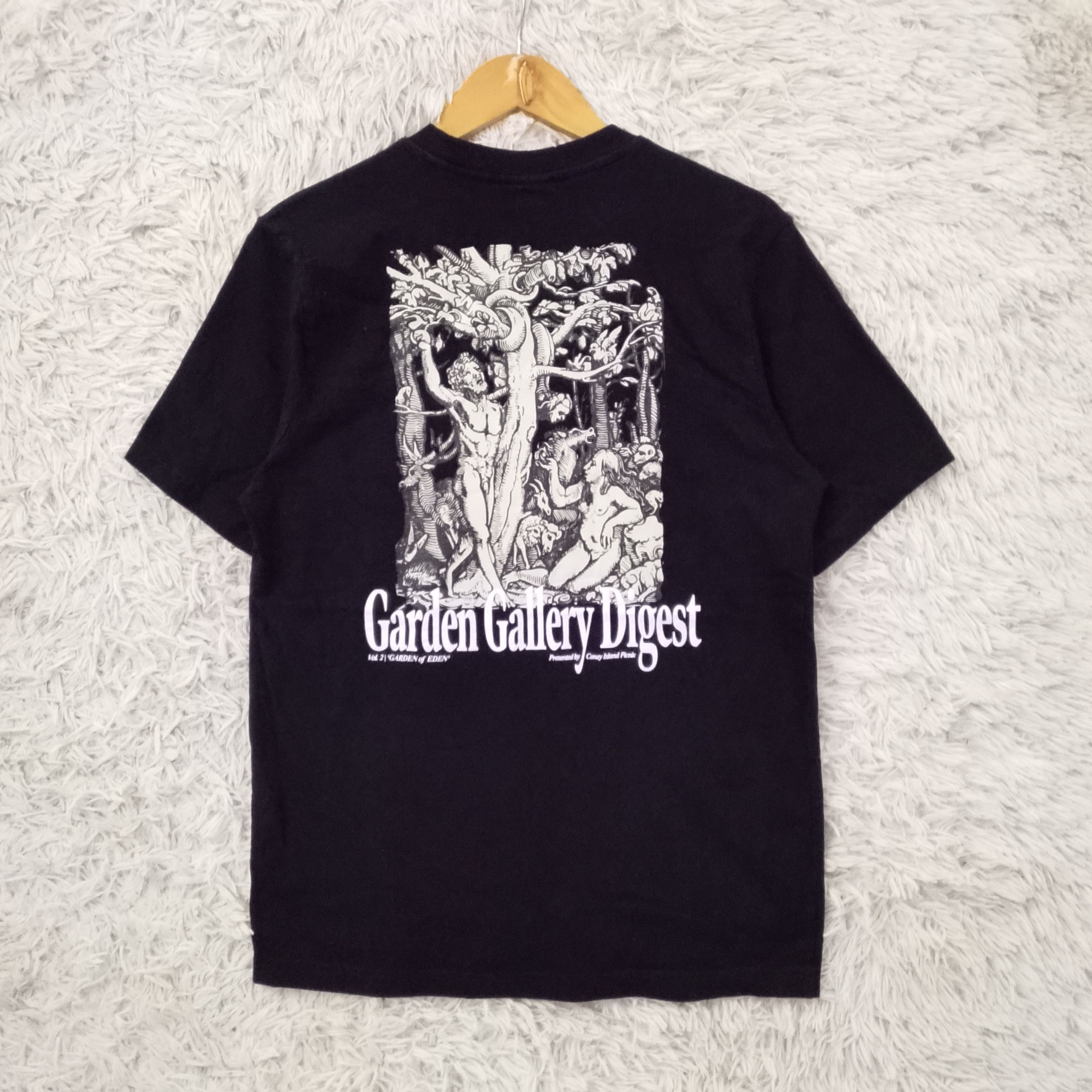 If Six Was Nine Coney Island Picnic Garden Gallery Digest Graphic T-shirt Size US M / EU 48-50 / 2 - 1 Thumbnail